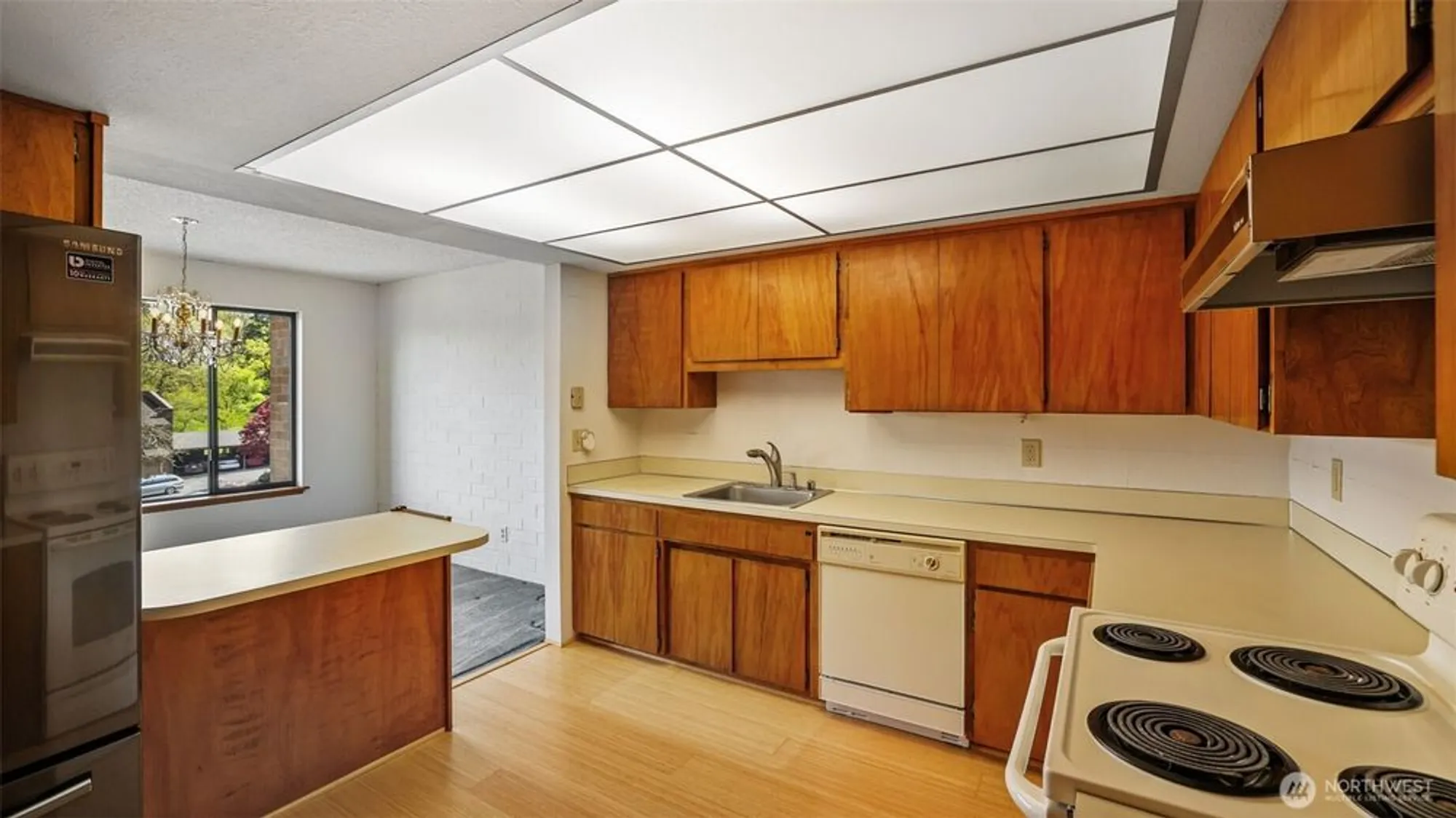 Property Slideshow image 4 of 23 | 10821 glen acres dr s c, Seattle, WA, 98168