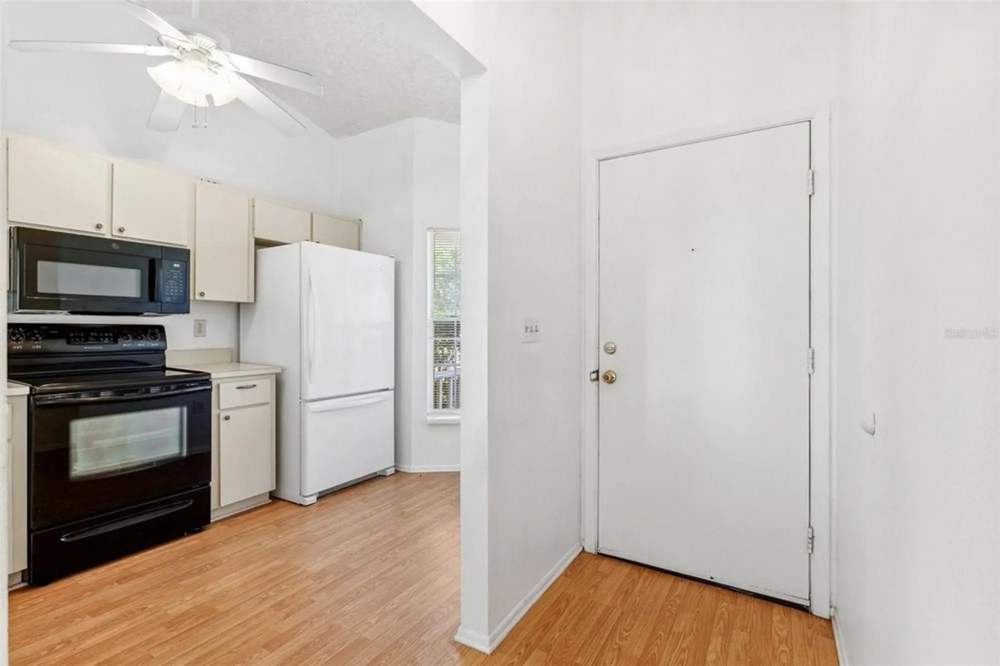 Property Slideshow image 4 of 30 | 6514 thicket trl, New Port Richey, FL, 34653