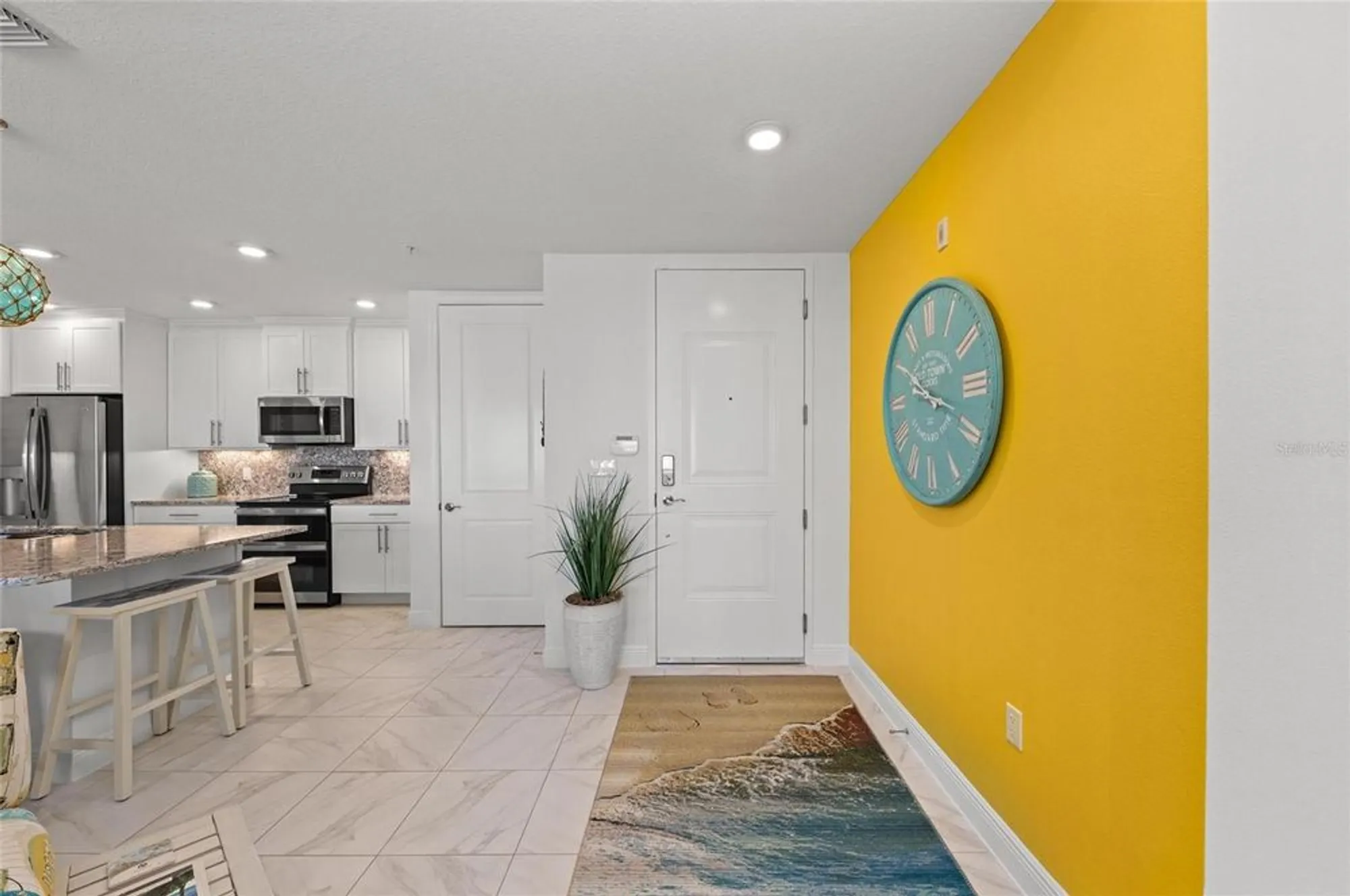 Property Slideshow image 8 of 100 | 387 aruba cir 301, Bradenton, FL, 34209