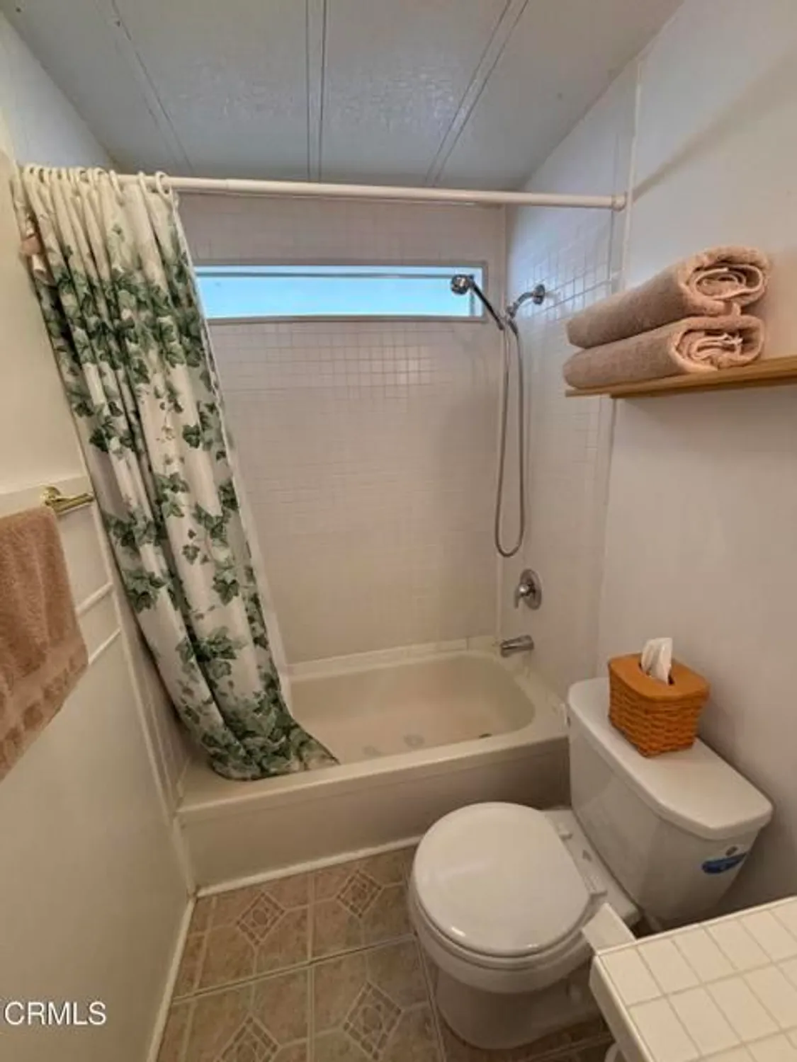 Property Slideshow image 17 of 52 | 28721 via el avion, Murrieta, CA, 92563