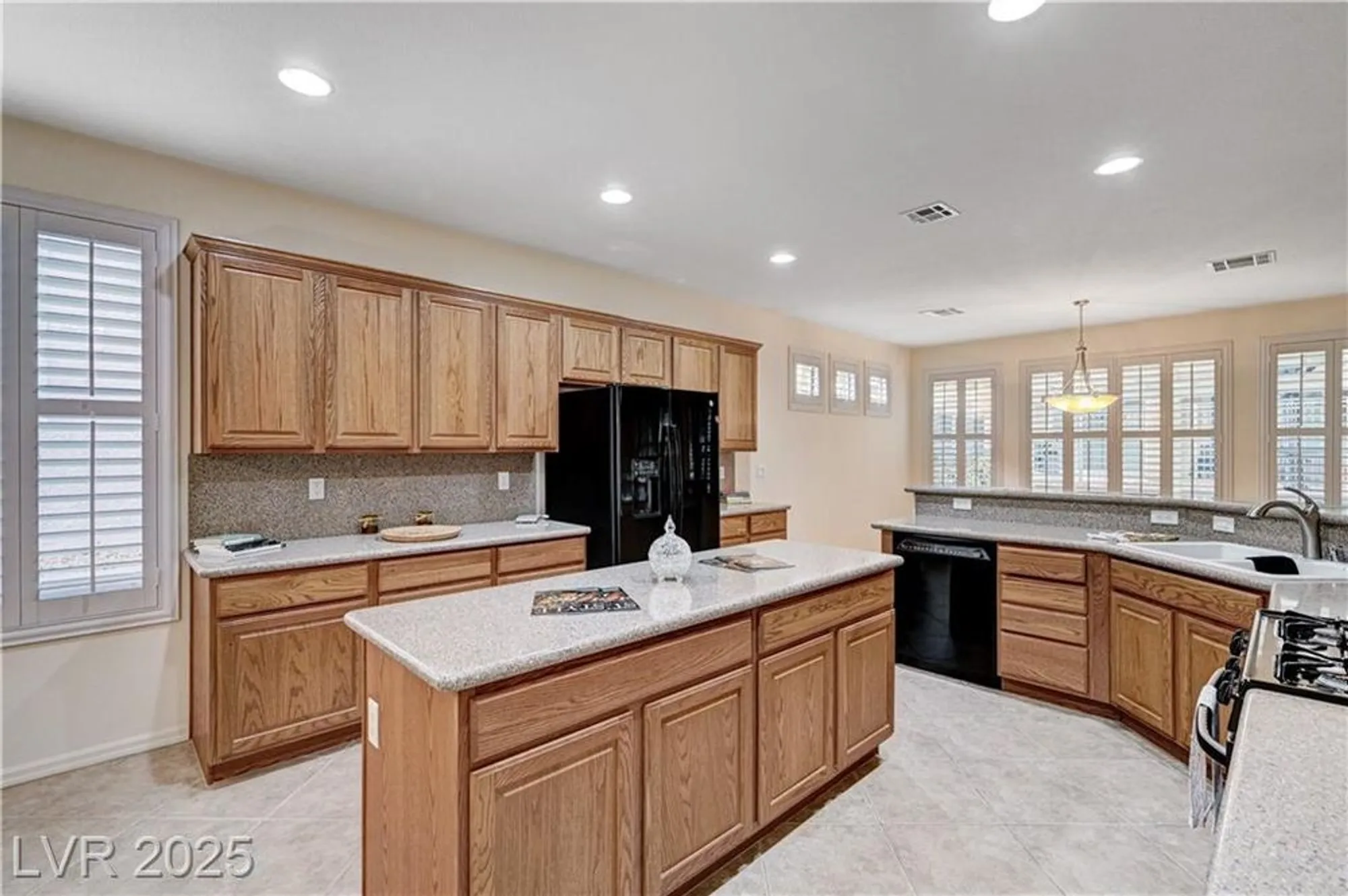 Property Slideshow image 17 of 96 | 10372 abisso dr, Las Vegas, NV, 89135