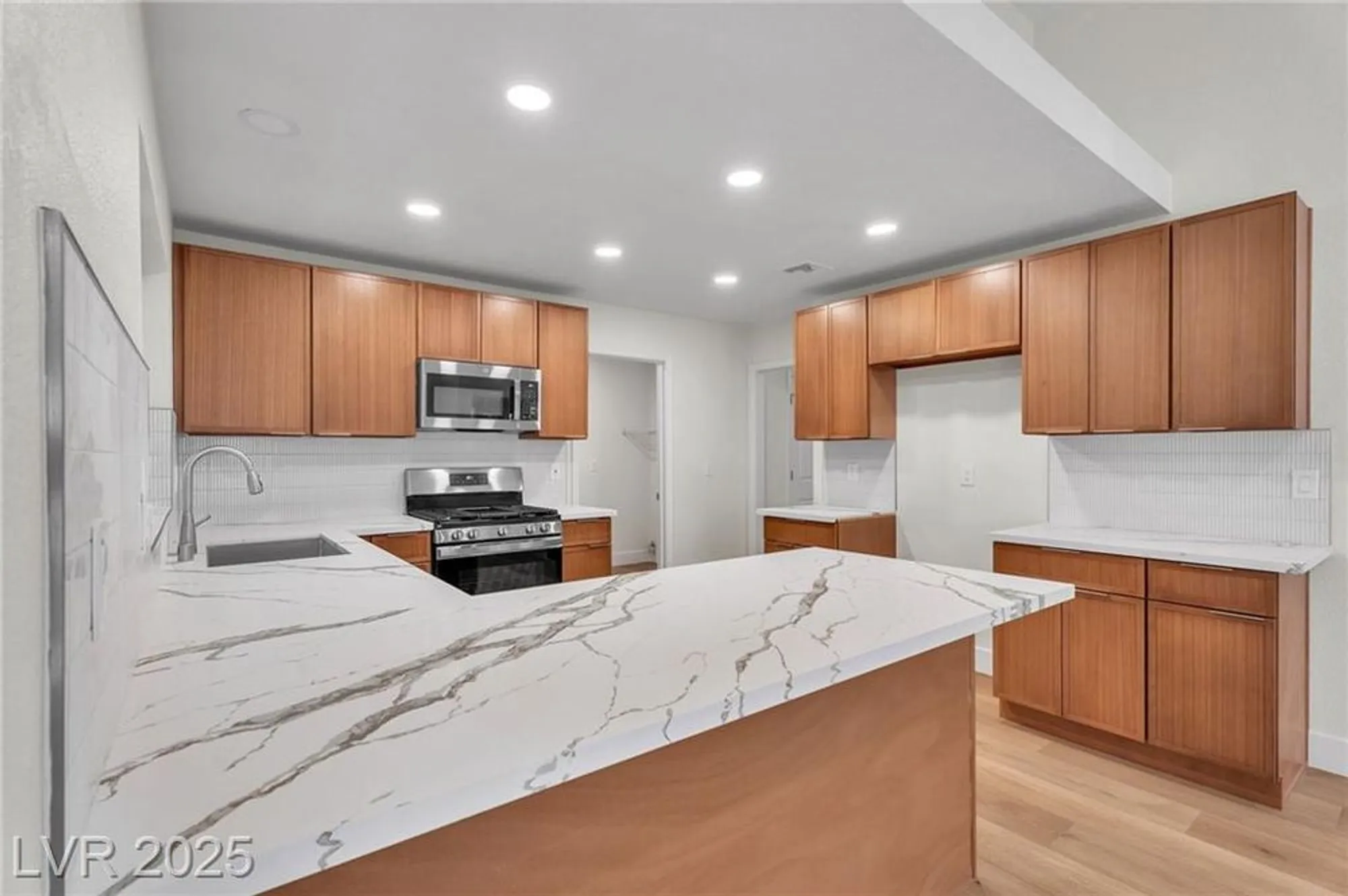 Property Slideshow image 5 of 61 | 8537 glenmount dr, Las Vegas, NV, 89134