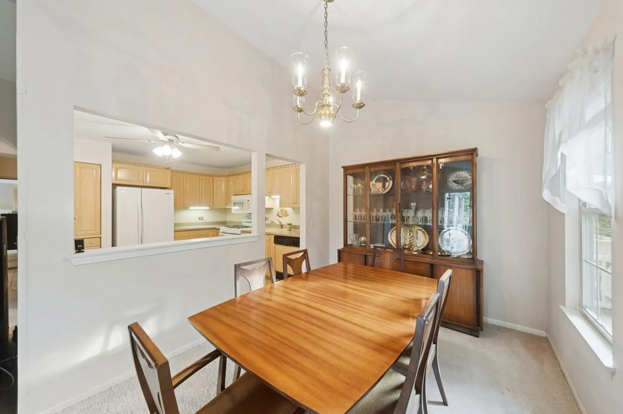 Property Slideshow image 7 of 20 | 501 aberdeen ln c, Prospect Heights, IL, 60070