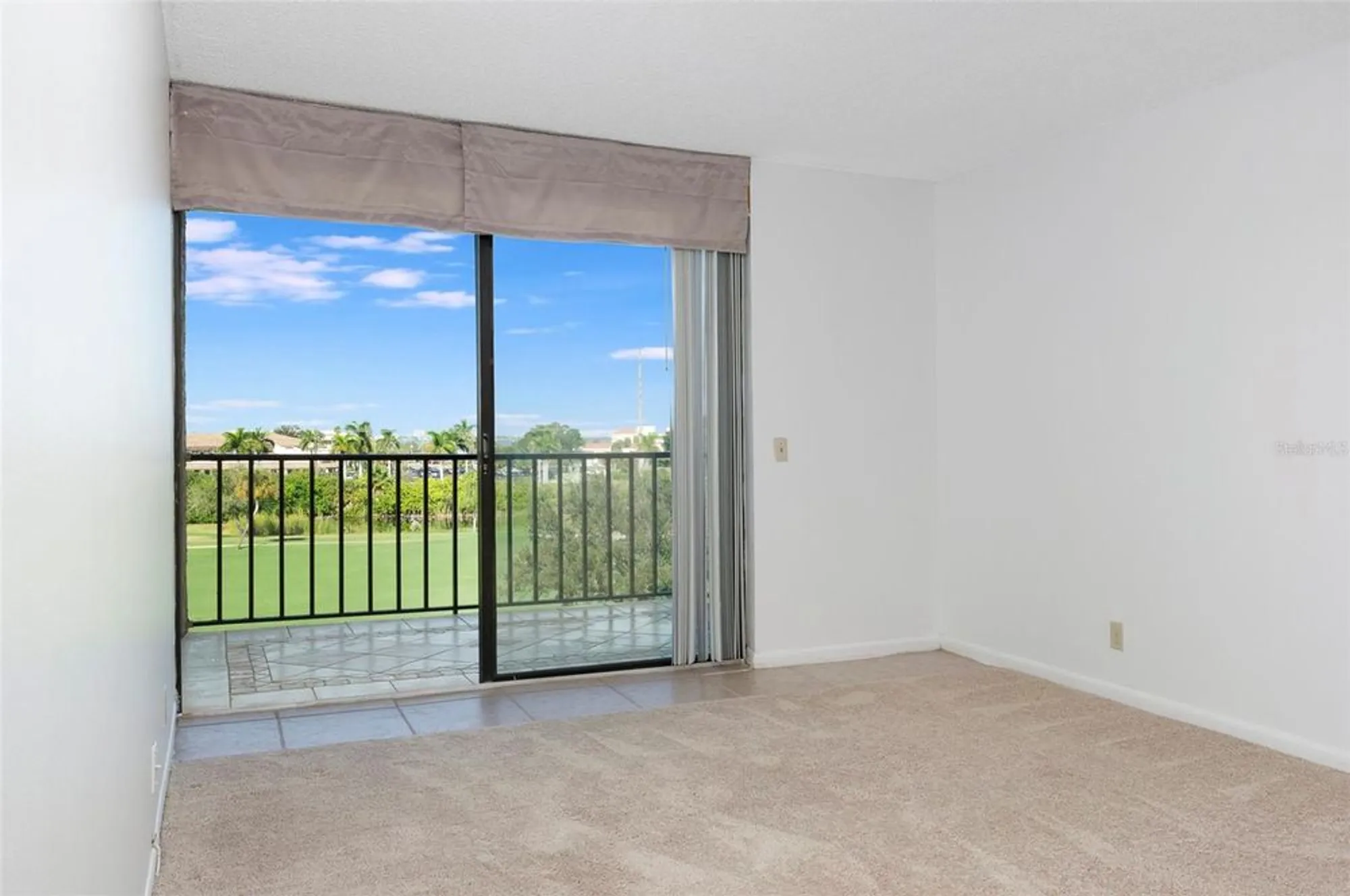 Property Slideshow image 13 of 27 | 6104 palma del mar blvd s apt 405, Saint Petersburg, FL, 33715