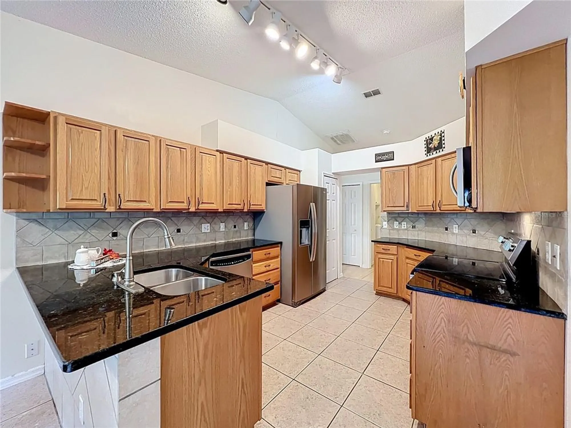 Property Slideshow image 17 of 58 | 5053 el destino dr, Leesburg, FL, 34748