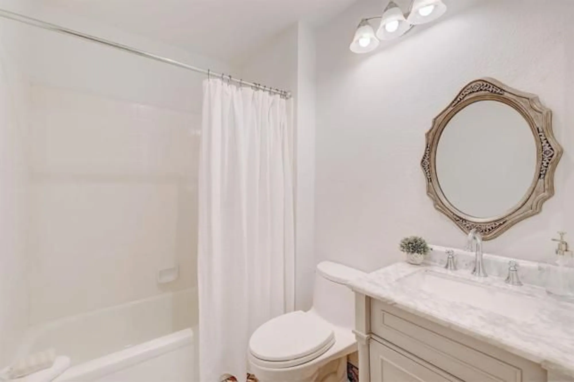 Property Slideshow image 28 of 48 | 1982 fairlee dr, Encinitas, CA, 92024