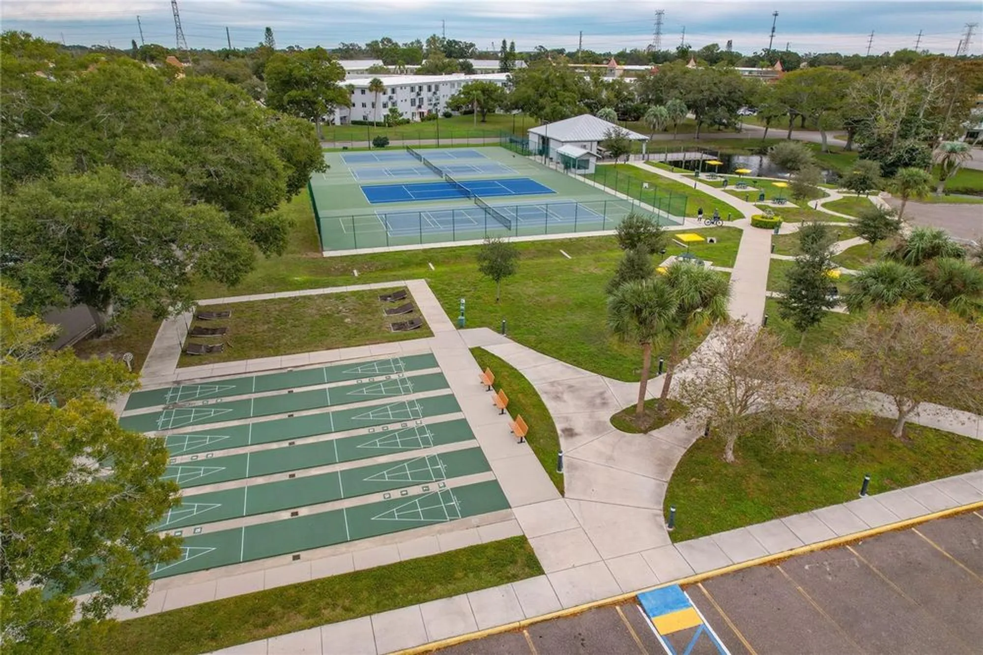 Property Slideshow image 23 of 39 | 2458 columbia dr 68, Clearwater, FL, 33763
