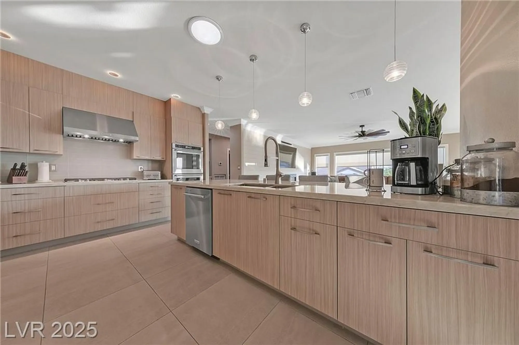 Property Slideshow image 24 of 56 | 1999 oliver springs st, Henderson, NV, 89052
