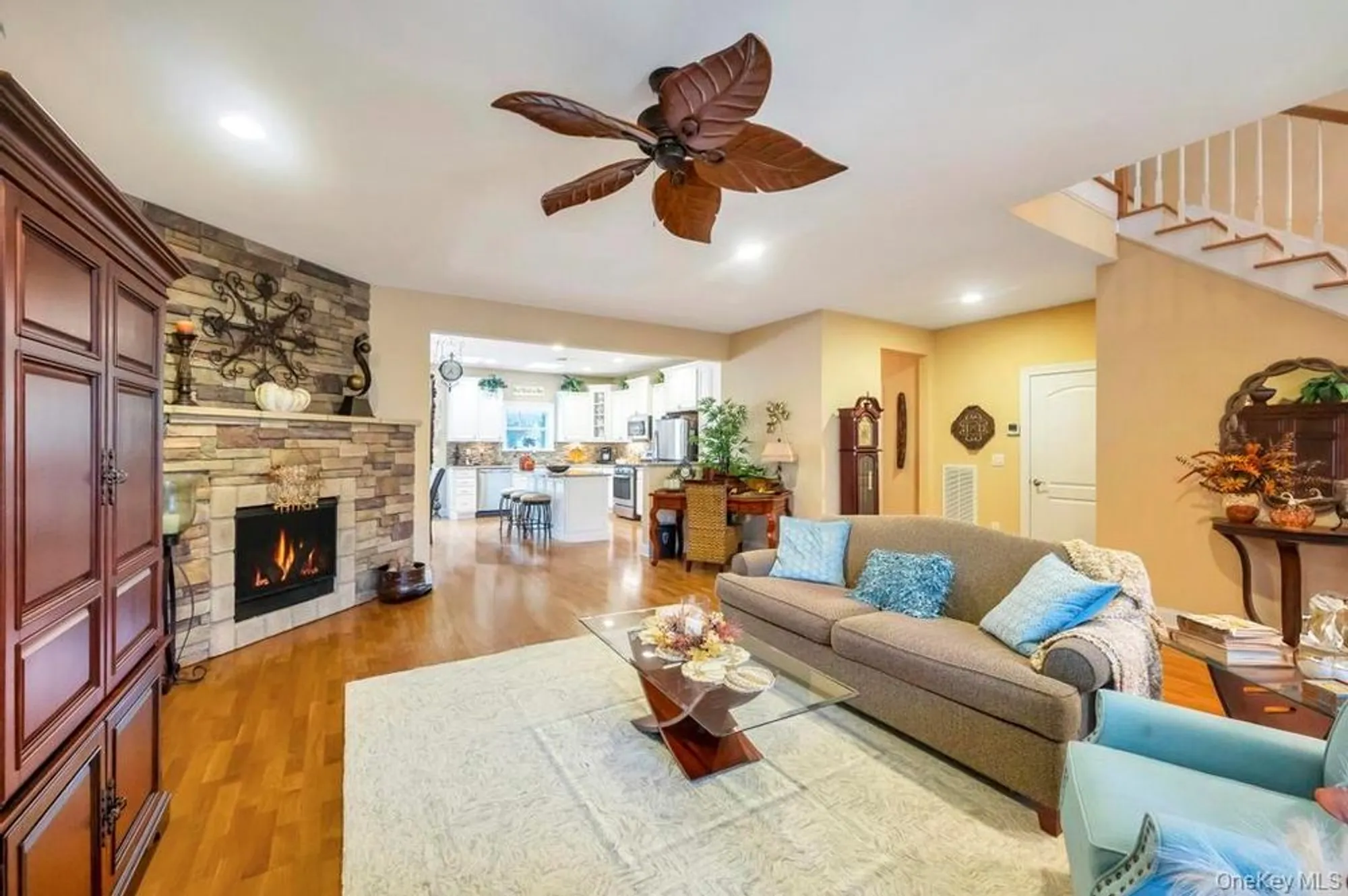 Property Slideshow image 16 of 42 | 4 haverton ct, Riverhead, NY, 11901