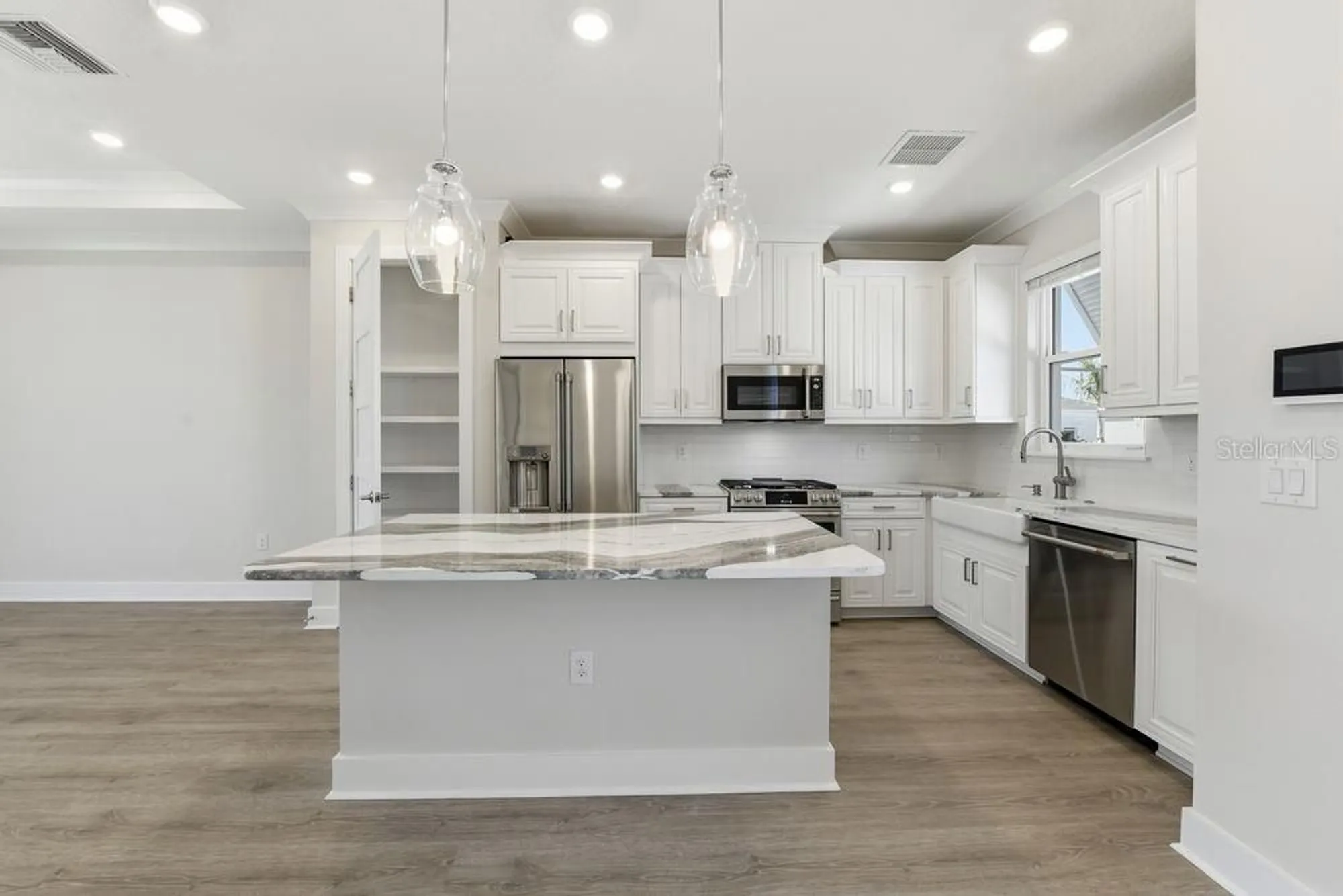 Property Slideshow image 3 of 38 | 4062 santa caterina blvd # 101, Bradenton, FL, 34211