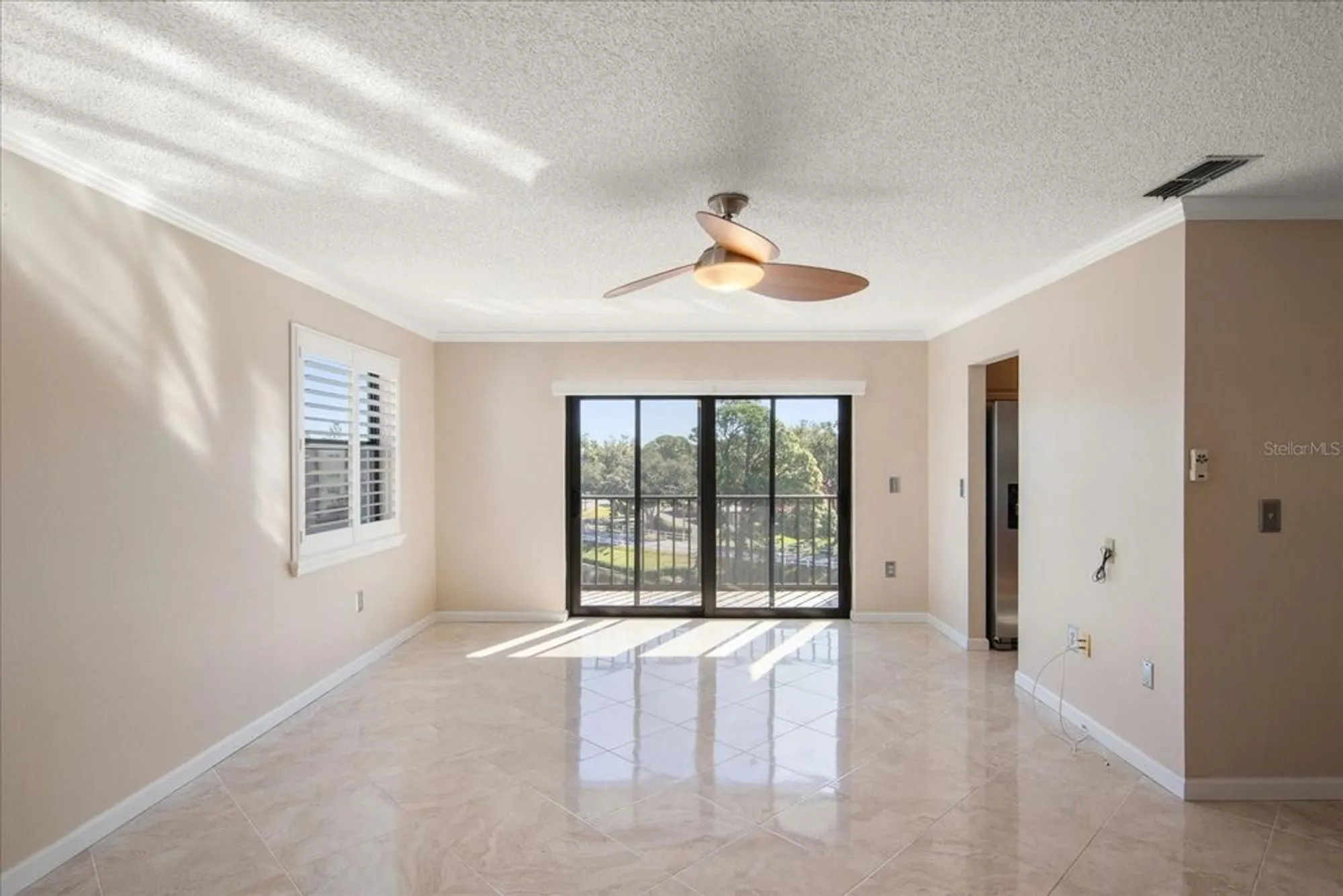 Property Slideshow image 10 of 52 | 8199 terrace garden dr n unit 402, St Petersburg, FL, 33709