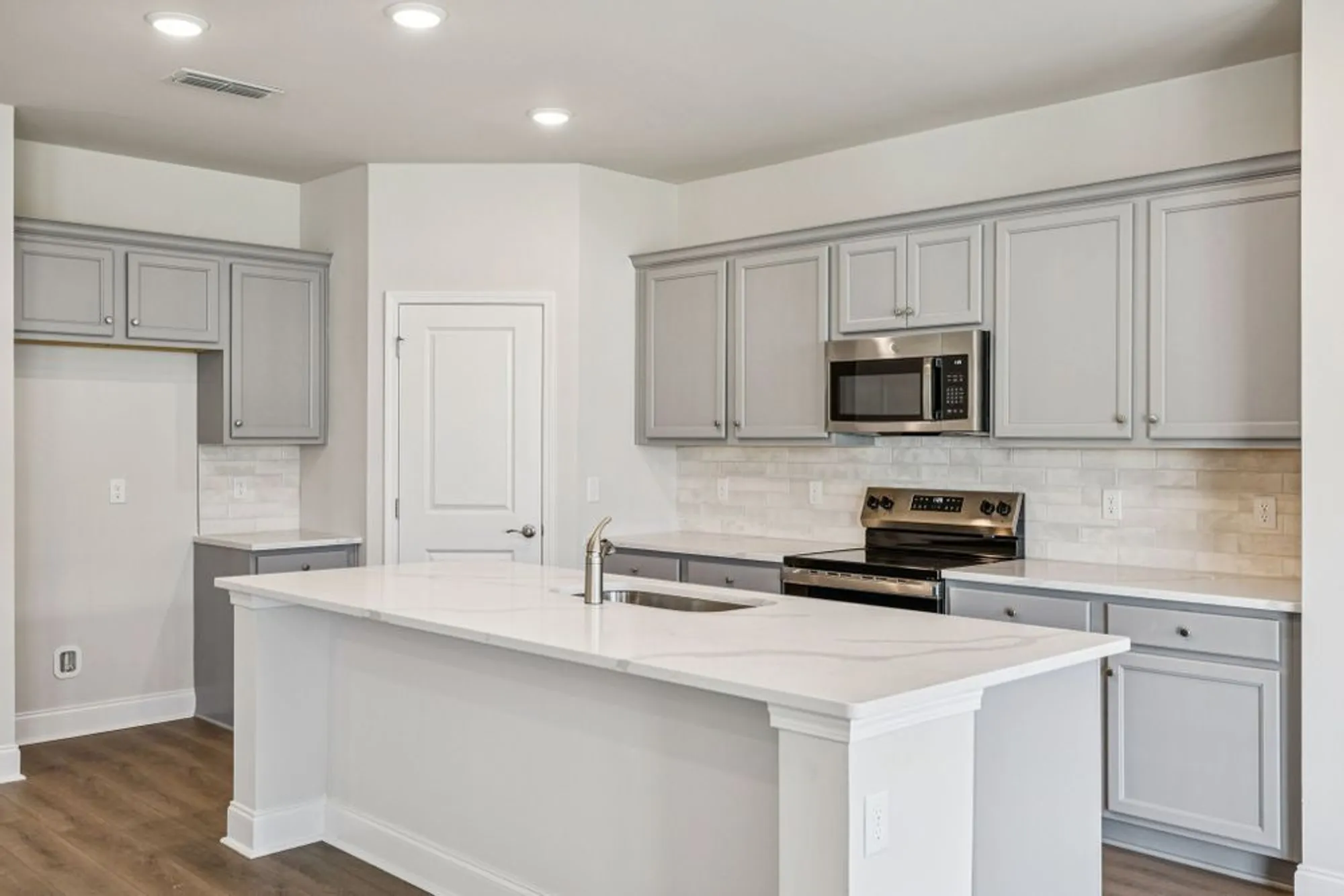 Property Slideshow image 31 of 48 | 312 stonehaus cir, Antioch, TN, 37013