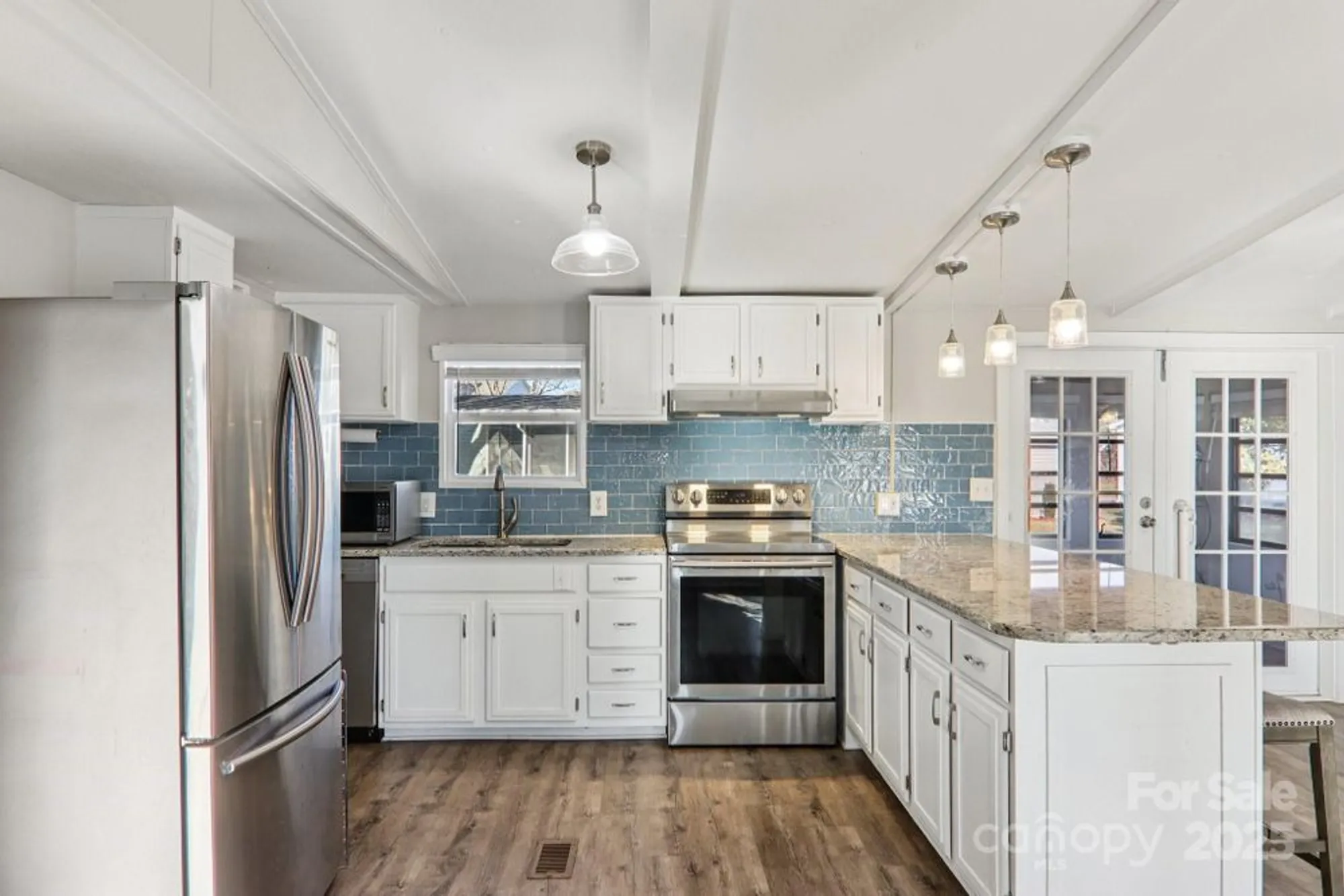 Property Slideshow image 17 of 48 | 302 meadowbrook ct, Hendersonville, NC, 28792