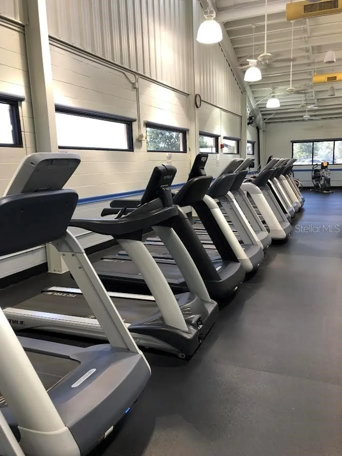 Property Slideshow image 38 of 47 | 301 caloosa palms ct, Sun City Center, FL, 33573