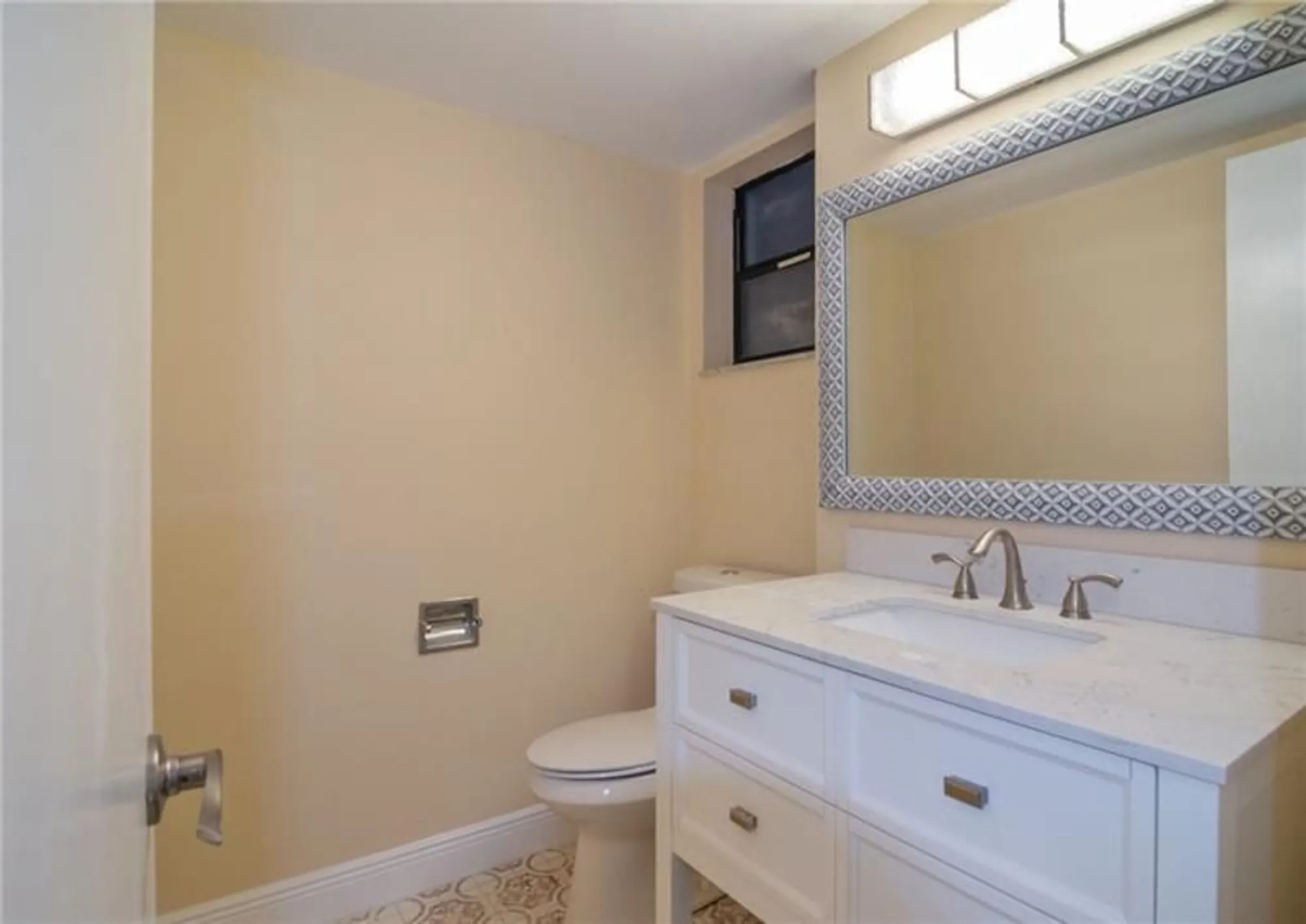 Property Slideshow image 8 of 31 | 1100 colony point cir apt 105, Pembroke Pines, FL, 33026
