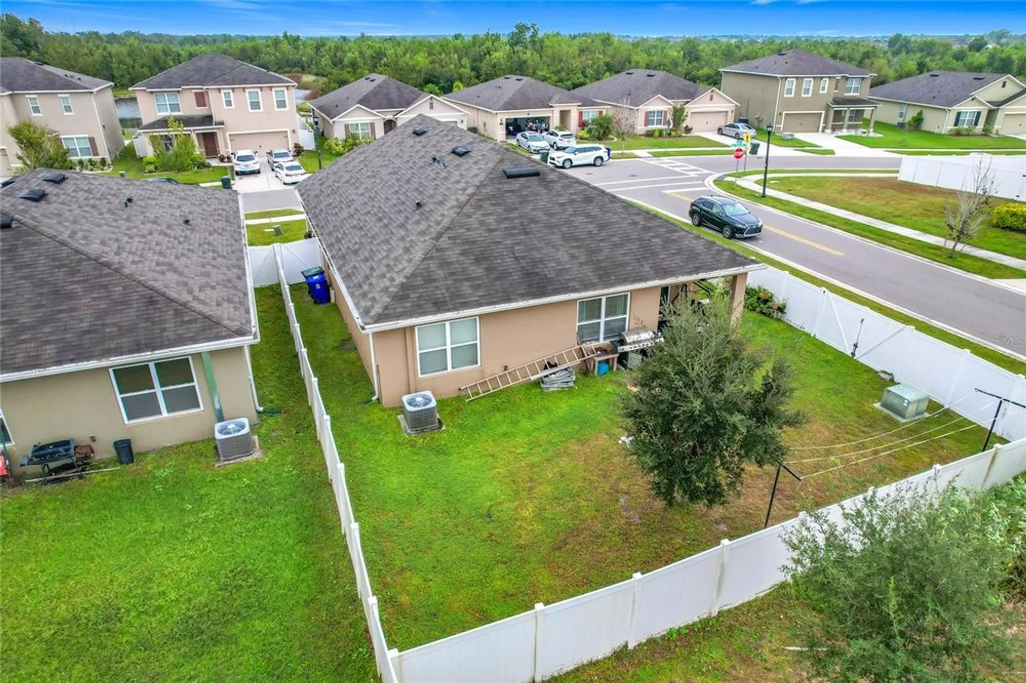 Property Slideshow image 41 of 49 | 2043 blue highlands dr, Lakeland, FL, 33811