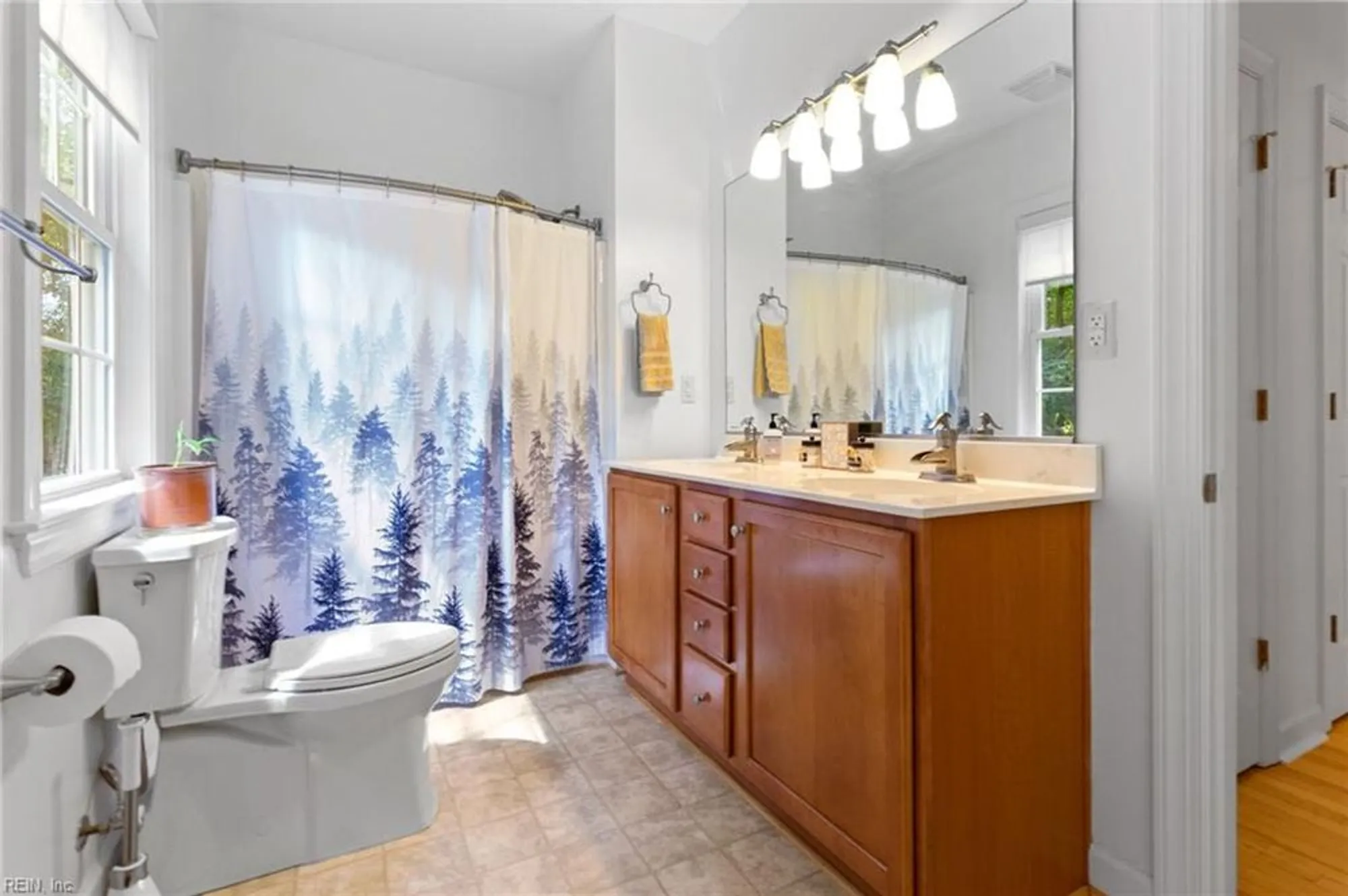 Property Slideshow image 24 of 45 | 147 country club dr, Williamsburg, VA, 23188