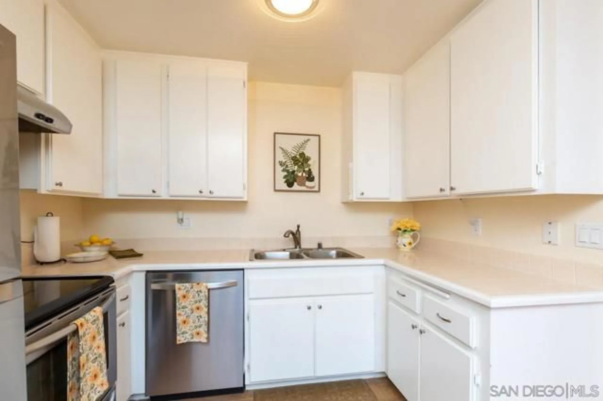 Property Slideshow image 6 of 25 | 6330 genesee ave unit 112, San Diego, CA, 92122