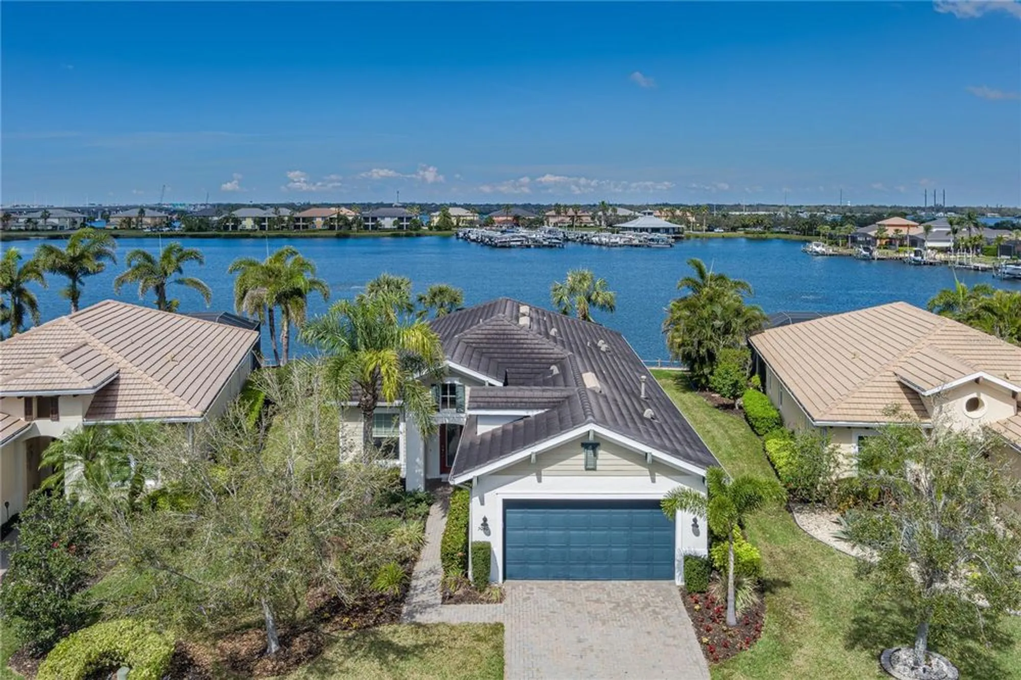 Property Slideshow image 1 of 56 | 5040 lake overlook ave, Bradenton, FL, 34208