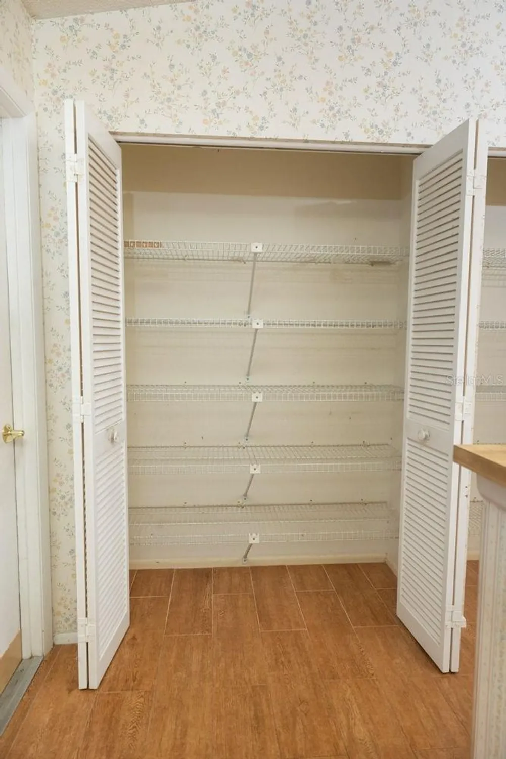 Property Slideshow image 19 of 58 | 4018 oakhurst dr 3181, Sarasota, FL, 34233