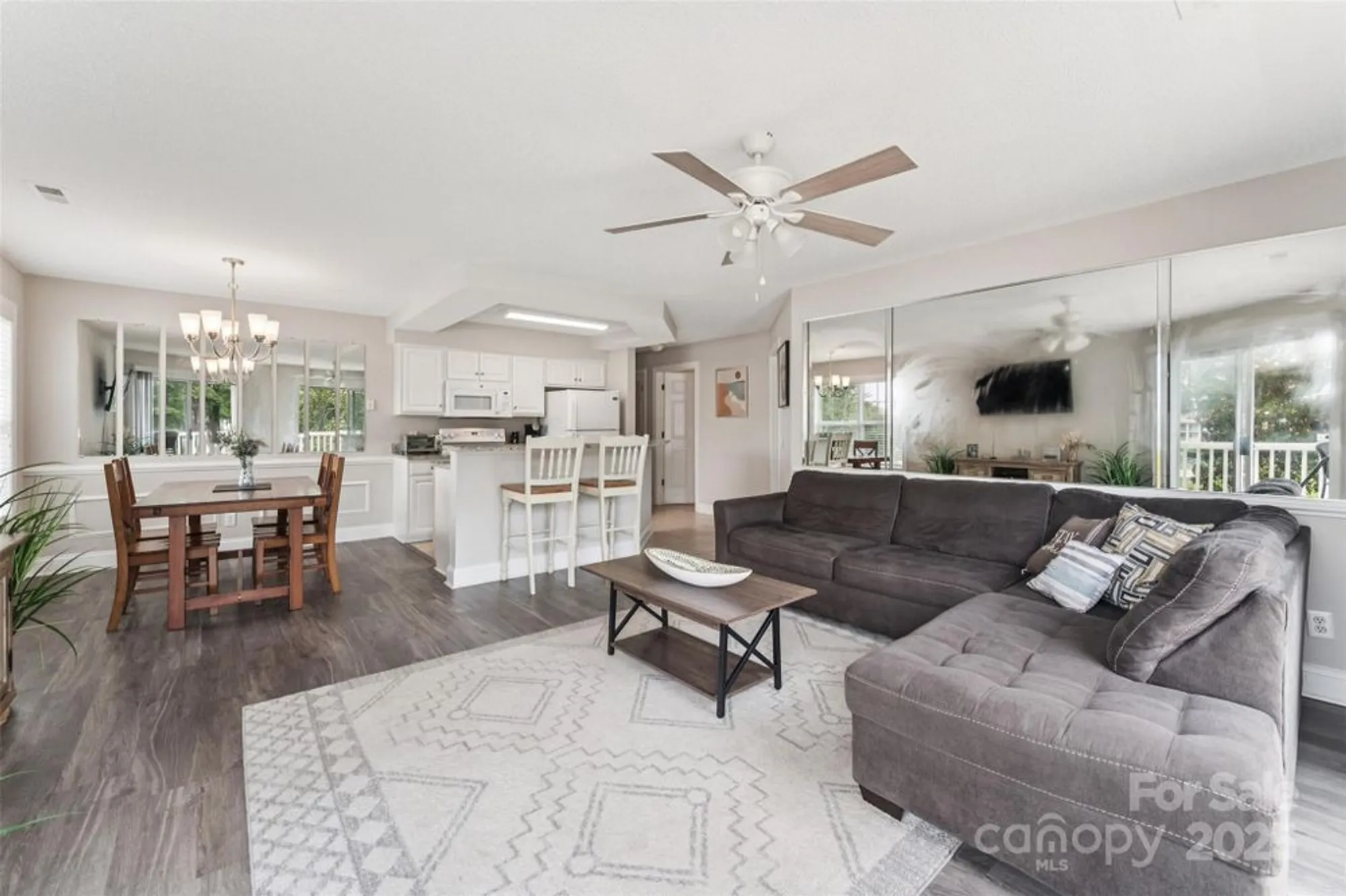 Property Slideshow image 4 of 15 | 330 s middleton dr 1709, Calabash, NC, 28467