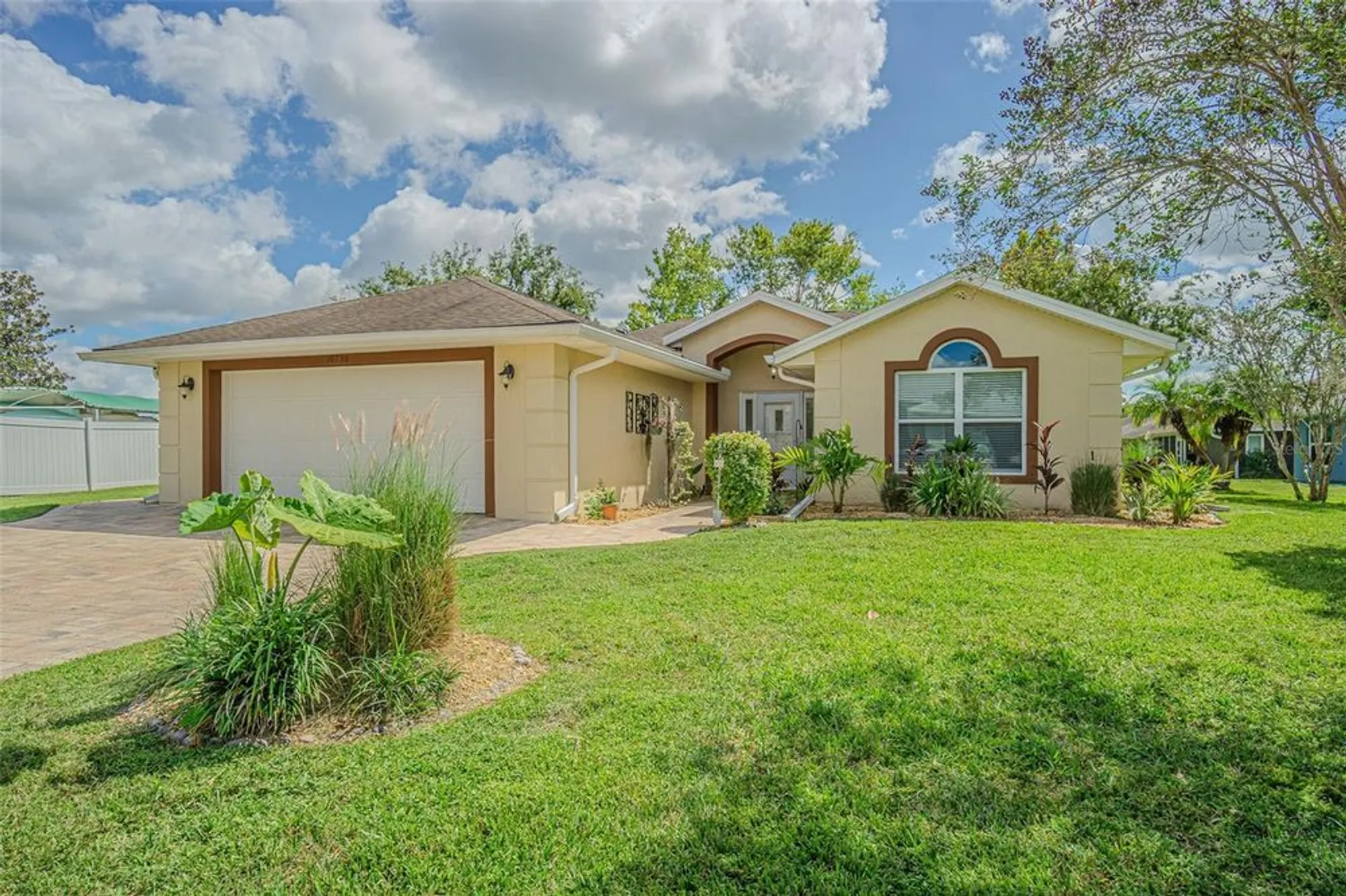 Property Slideshow image 1 of 100 | 10736 hock ln, San Antonio, FL, 33576