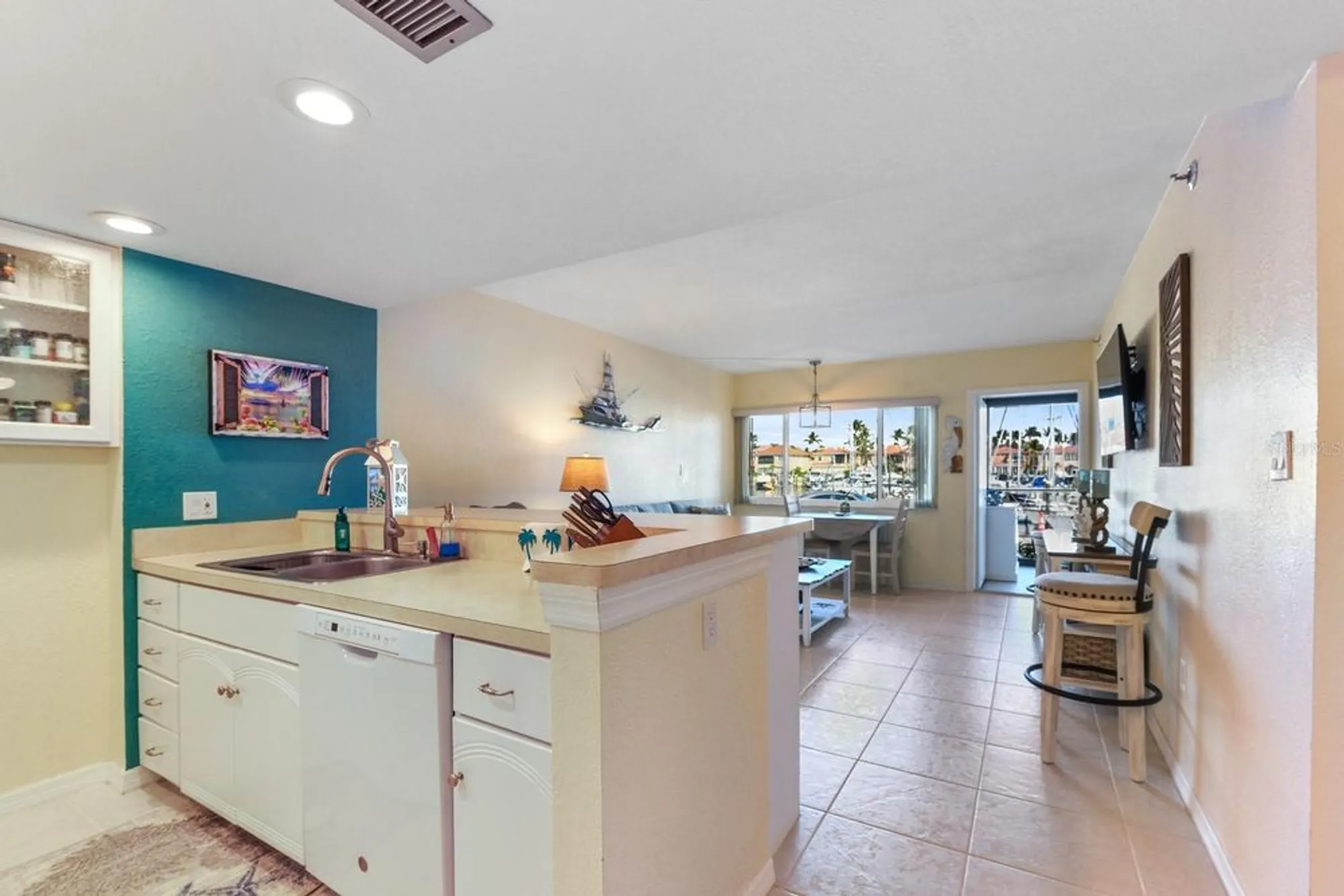 Property Slideshow image 6 of 31 | 3160 matecumbe key rd apt 212, Punta Gorda, FL, 33955