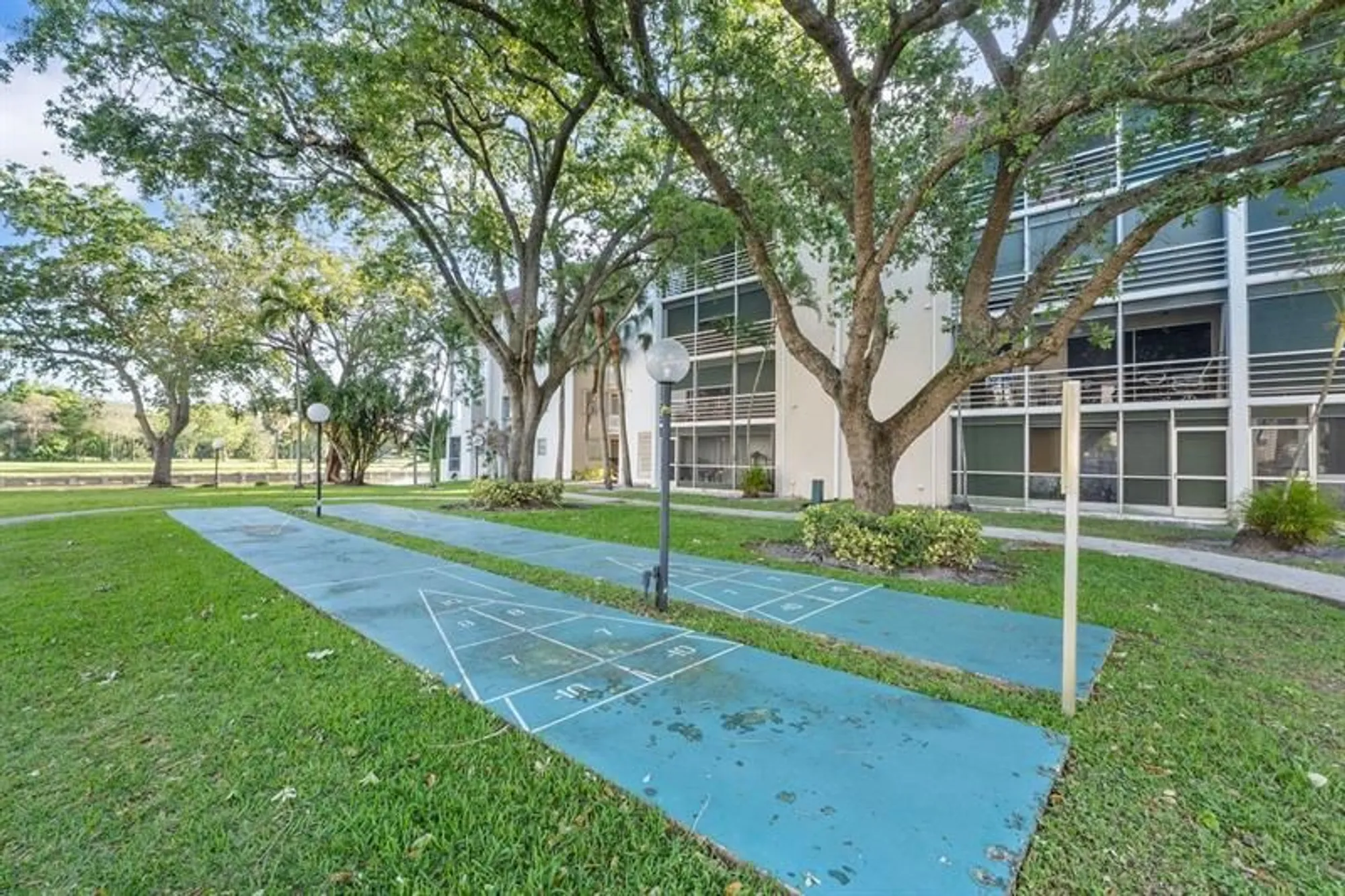 Property Slideshow image 32 of 32 | 3551 inverrary dr 404, Lauderhill, FL, 33319