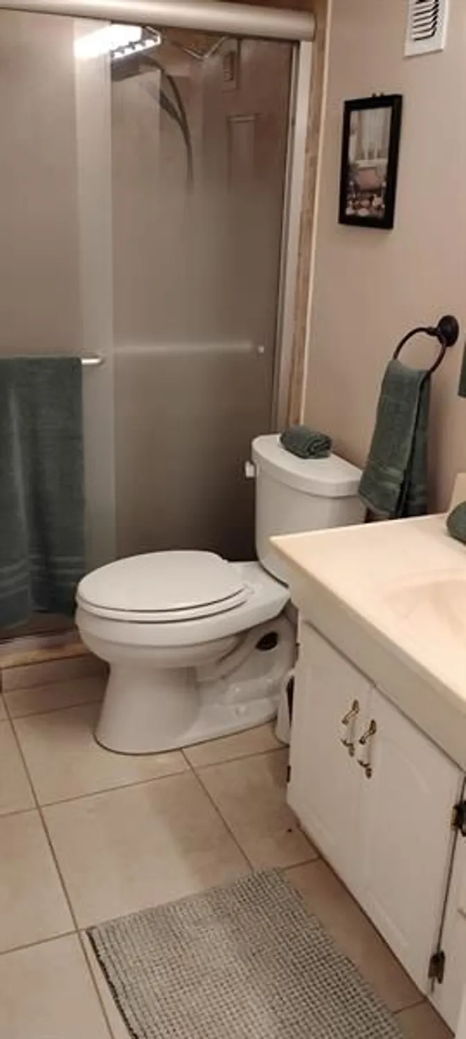 Property Slideshow image 8 of 10 | 230 ne 26th ave apt 103, Boynton Beach, FL, 33435