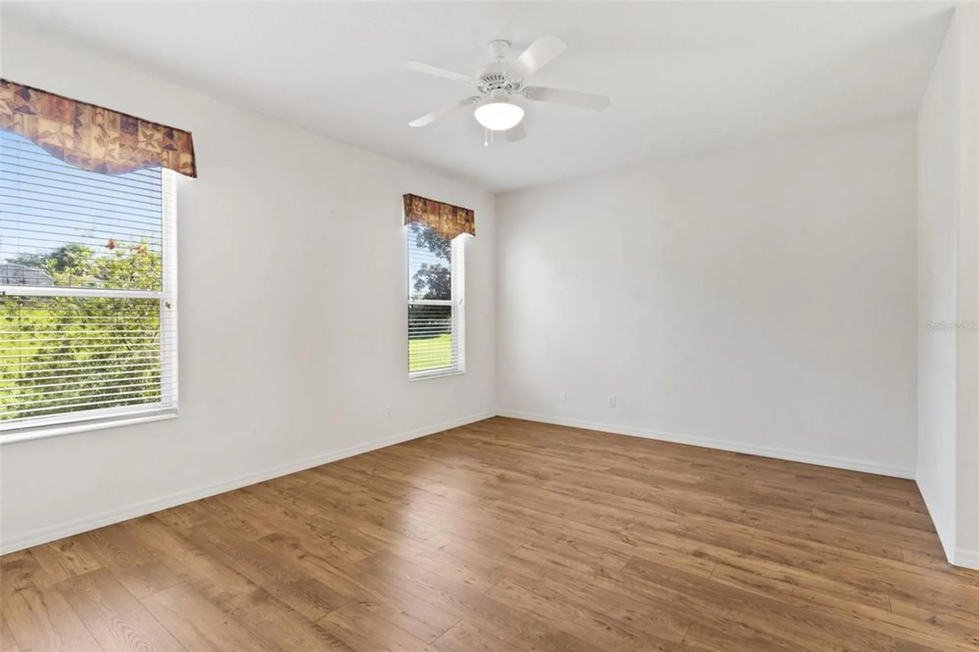 Property Slideshow image 26 of 73 | 5789 bounty cir, Tavares, FL, 32778