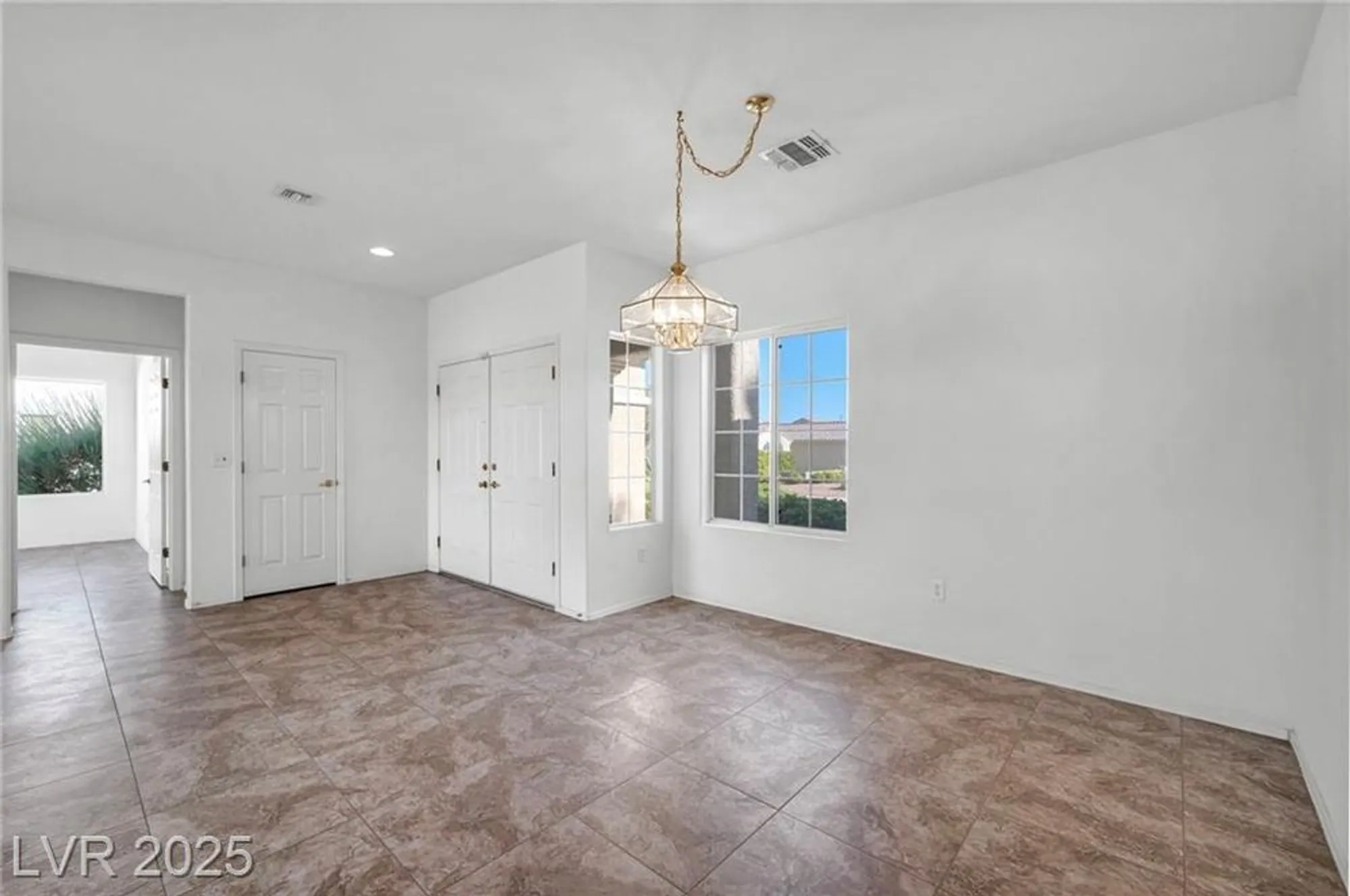 Property Slideshow image 27 of 71 | 2567 evening sky dr, Henderson, NV, 89052