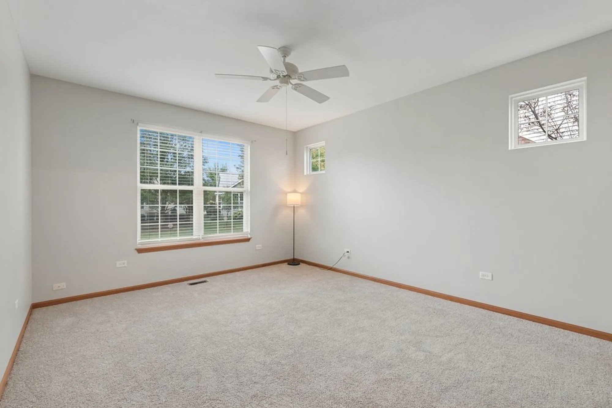 Property Slideshow image 10 of 19 | 21308 brush lake dr, Crest Hill, IL, 60403