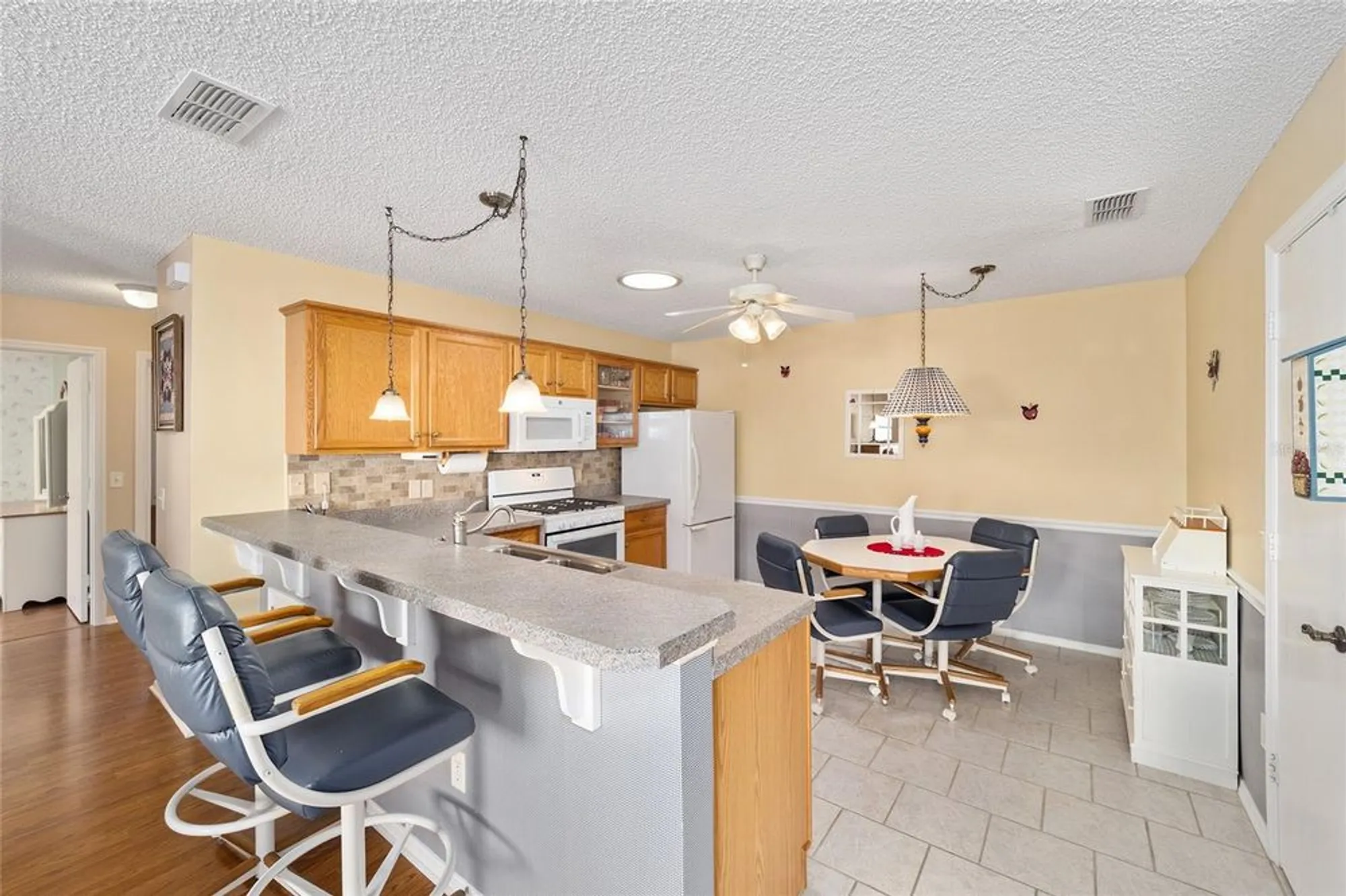 Property Slideshow image 19 of 36 | 2907 barboza dr, The Villages, FL, 32162