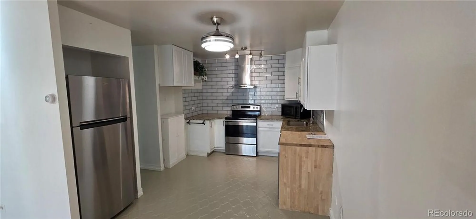 Property Slideshow image 2 of 14 | 705 s alton way unit 6b, Denver, CO, 80247