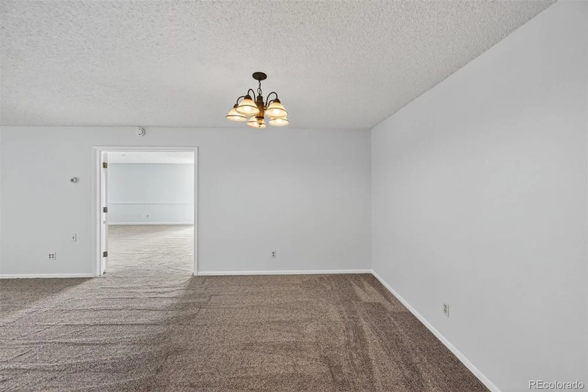 Property Slideshow image 8 of 30 | 14050 e linvale pl apt 407, Aurora, CO, 80014