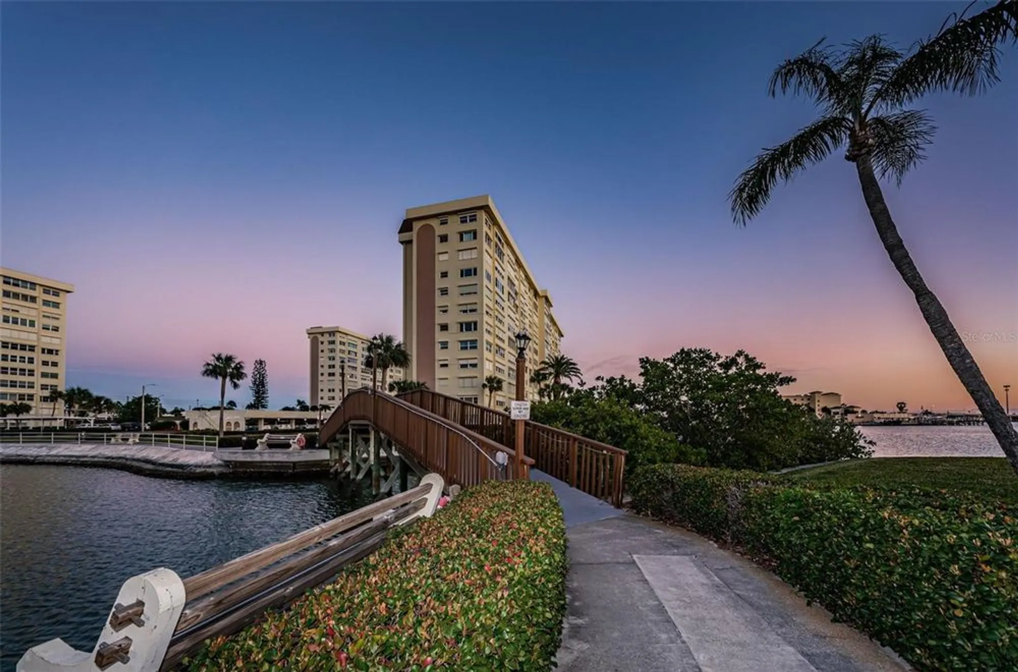 Property Slideshow image 46 of 54 | 4725 cove cir apt 604, Saint Petersburg, FL, 33708