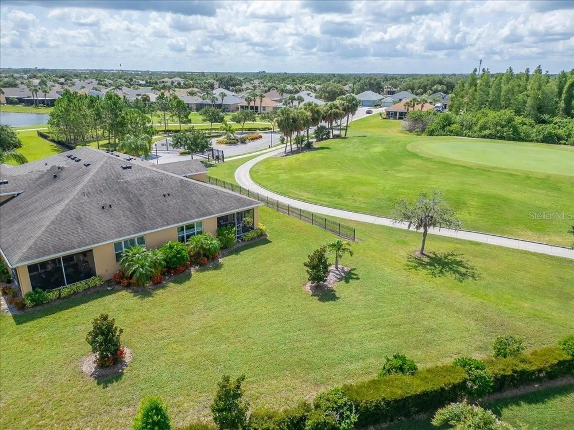 Property Slideshow image 44 of 66 | 821 chipper dr, Sun City Center, FL, 33573