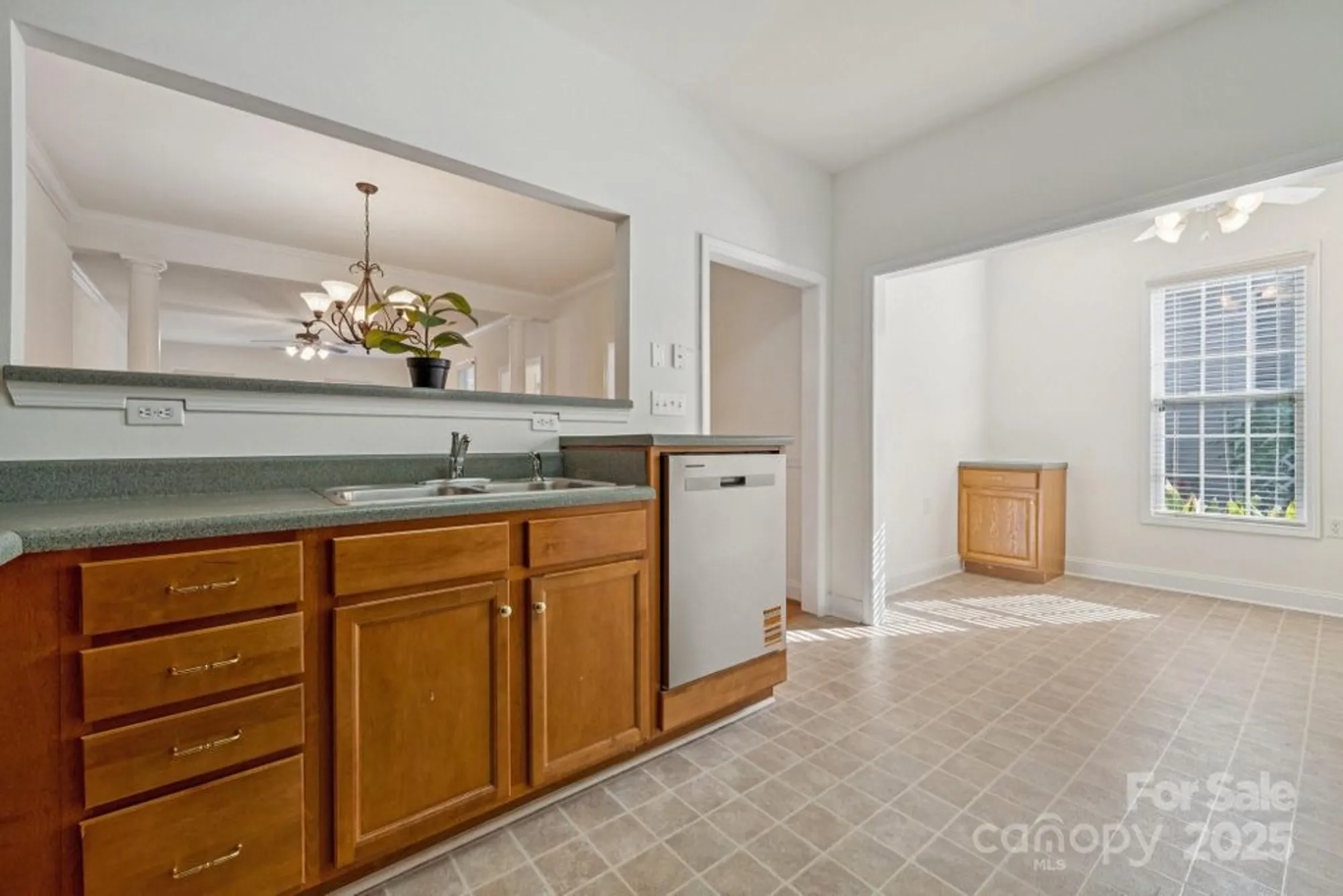 Property Slideshow image 8 of 29 | 10011 bishops gate blvd, Pineville, NC, 28134