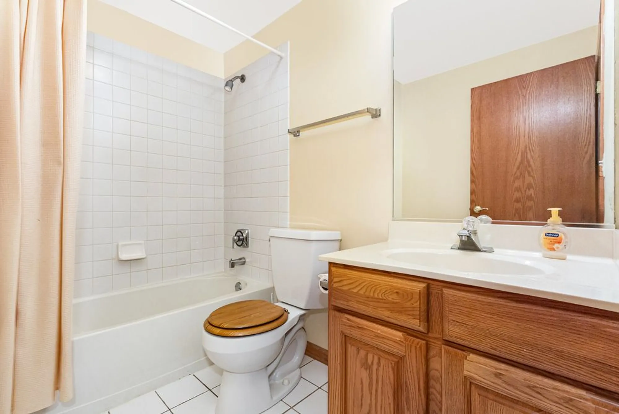 Property Slideshow image 11 of 17 | 21019 w torrey pines ct, Plainfield, IL, 60544