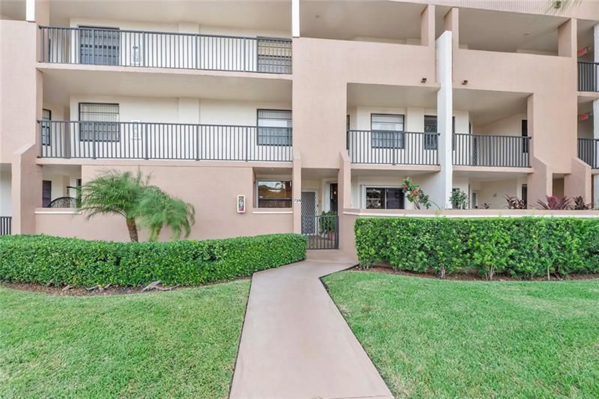 Property Slideshow image 29 of 37 | 7219 fairfax dr 110, Tamarac, FL, 33321