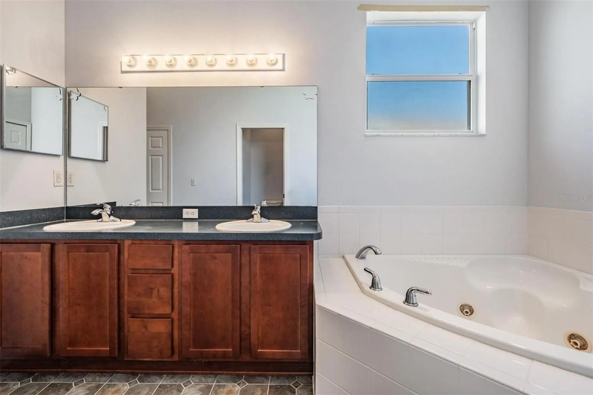 Property Slideshow image 20 of 43 | 3413 waterlute way, Lakeland, FL, 33811