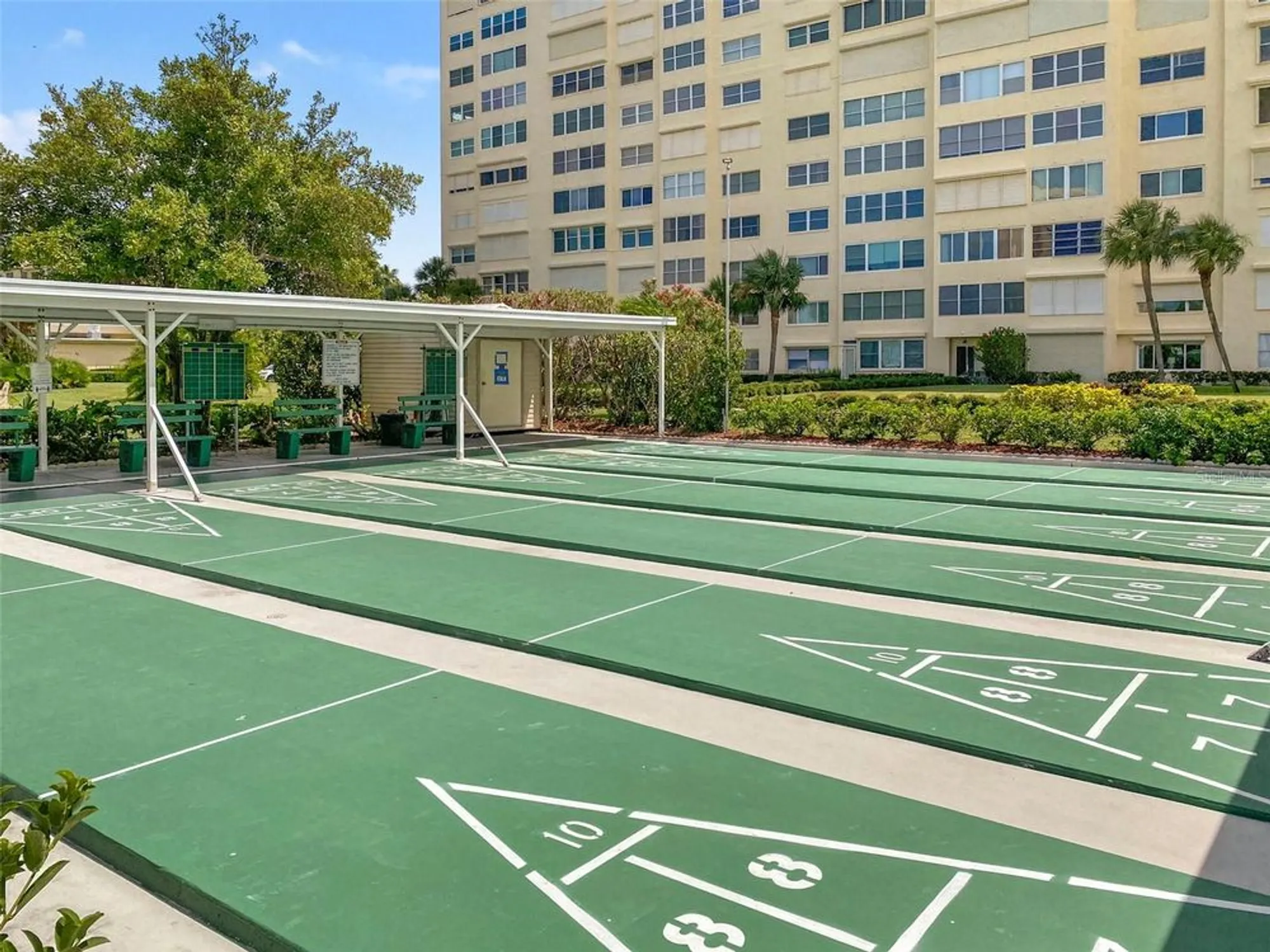 Property Slideshow image 21 of 33 | 4550 cove cir apt 1003, St Petersburg, FL, 33708