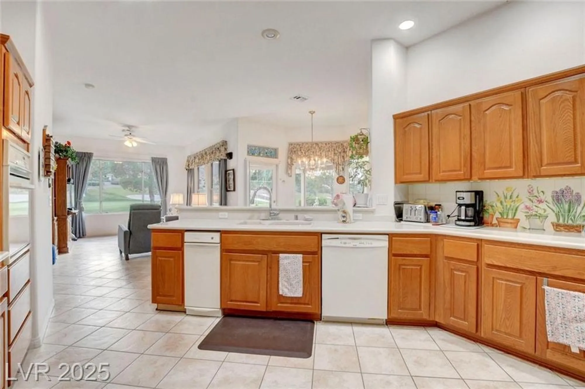 Property Slideshow image 17 of 29 | 3001 swan hill dr, Las Vegas, NV, 89134
