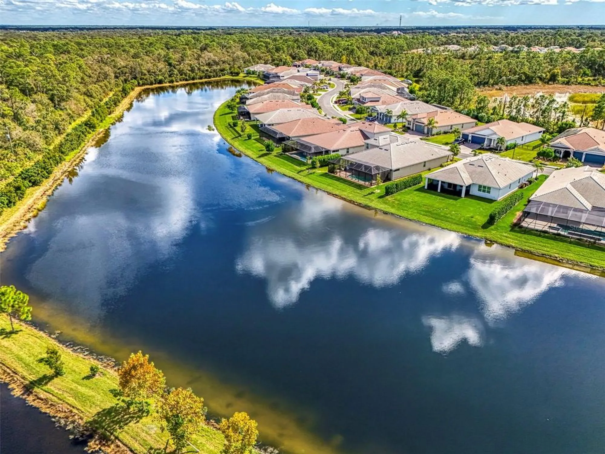 Property Slideshow image 4 of 71 | 560 mistiflower cir, Nokomis, FL, 34275