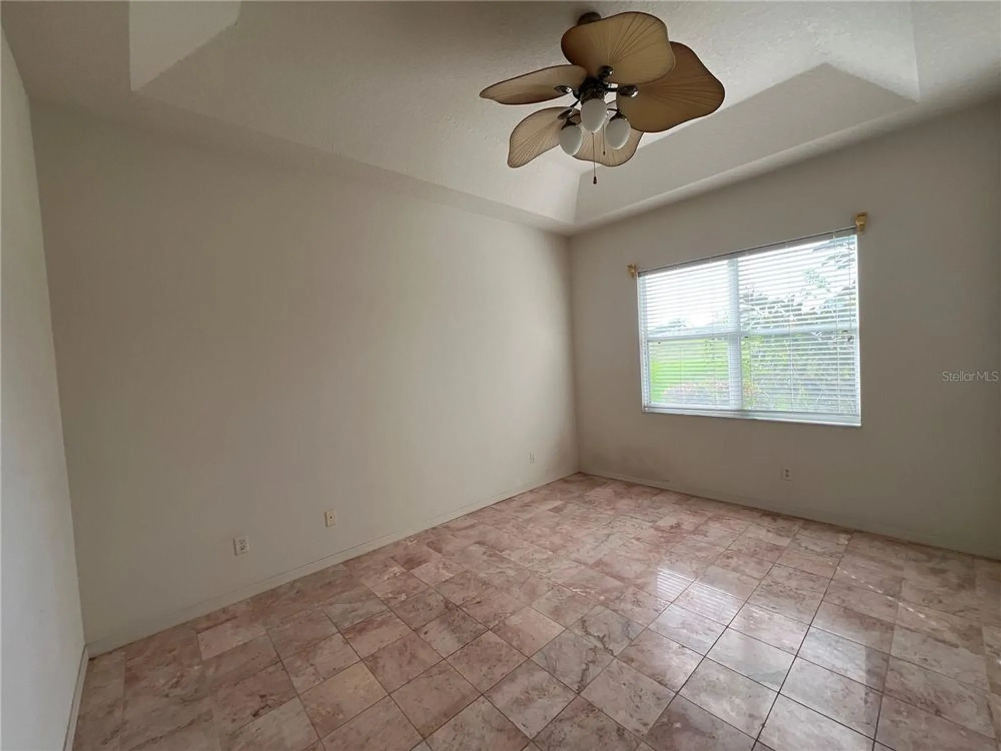 Property Slideshow image 14 of 15 | 24345 amberleaf ct, Leesburg, FL, 34748
