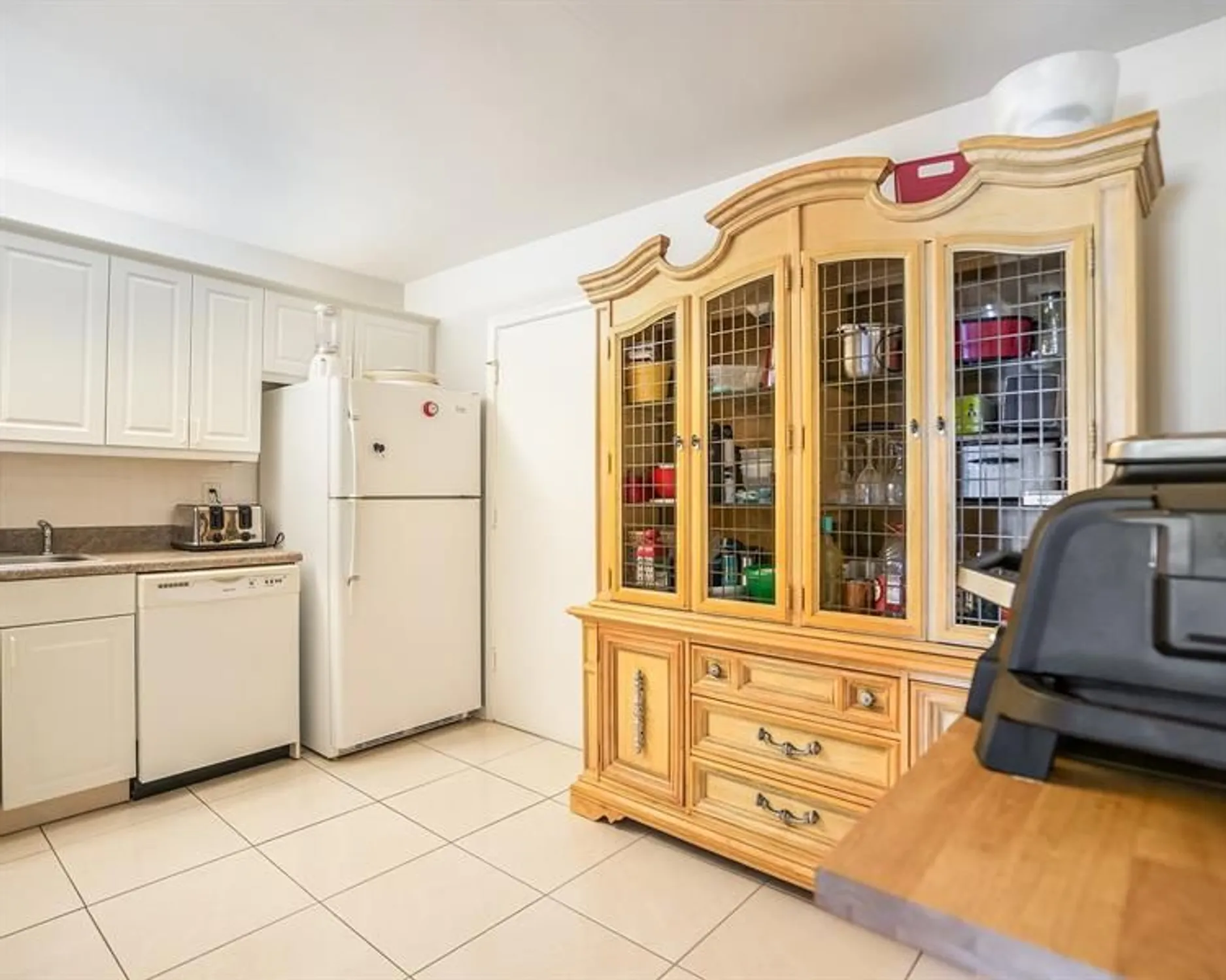 Property Slideshow image 12 of 22 | 4750 nw 22nd ct 204, Lauderhill, FL, 33313