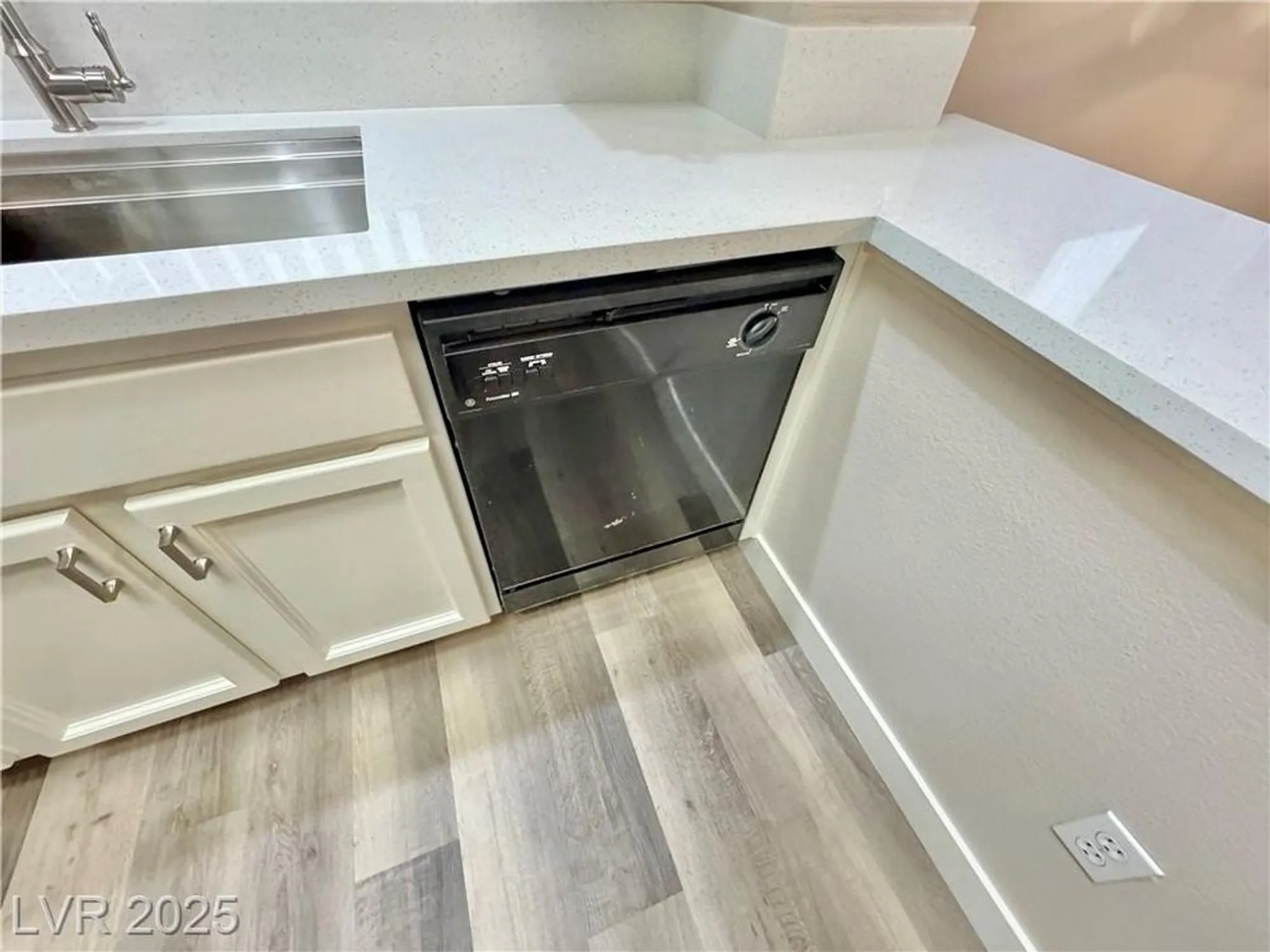 Property Slideshow image 13 of 98 | 10316 bent brook pl, Las Vegas, NV, 89134