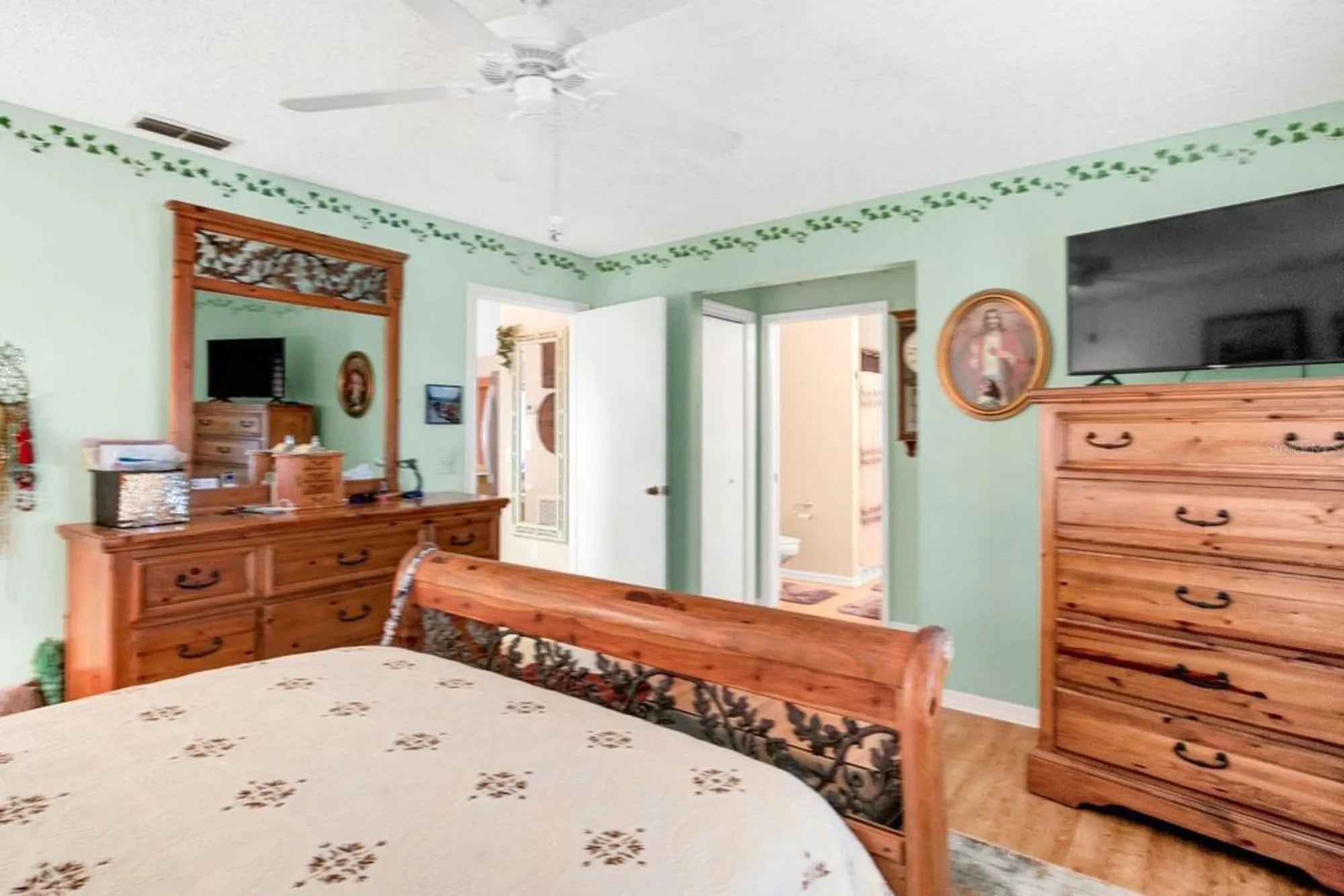 Property Slideshow image 17 of 34 | 1502 el paso way, The Villages, FL, 32162