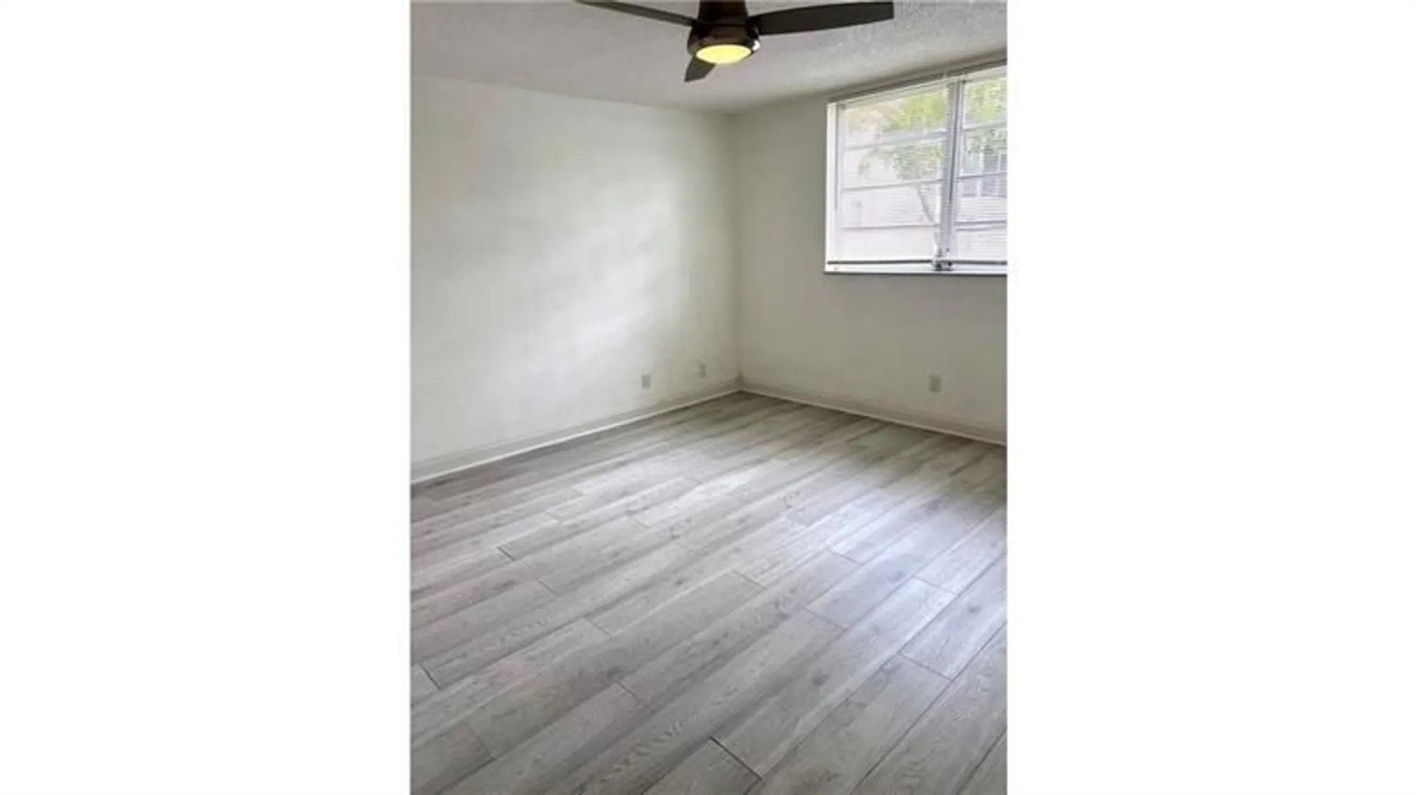 Property Slideshow image 5 of 11 | 6001 nw 61st ave 102, Tamarac, FL, 33319