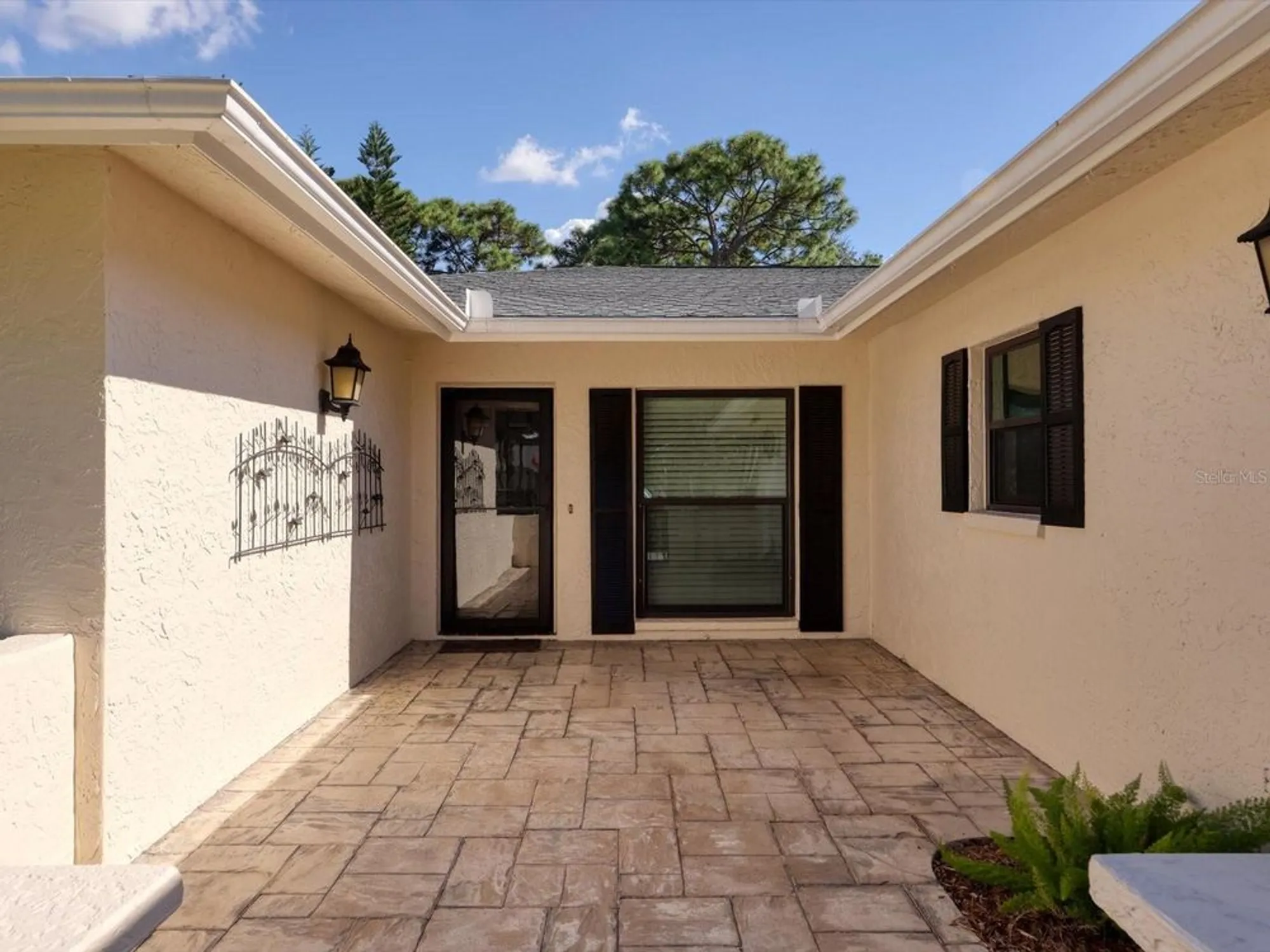 Property Slideshow image 4 of 51 | 7157 fairway bend cir, Sarasota, FL, 34243